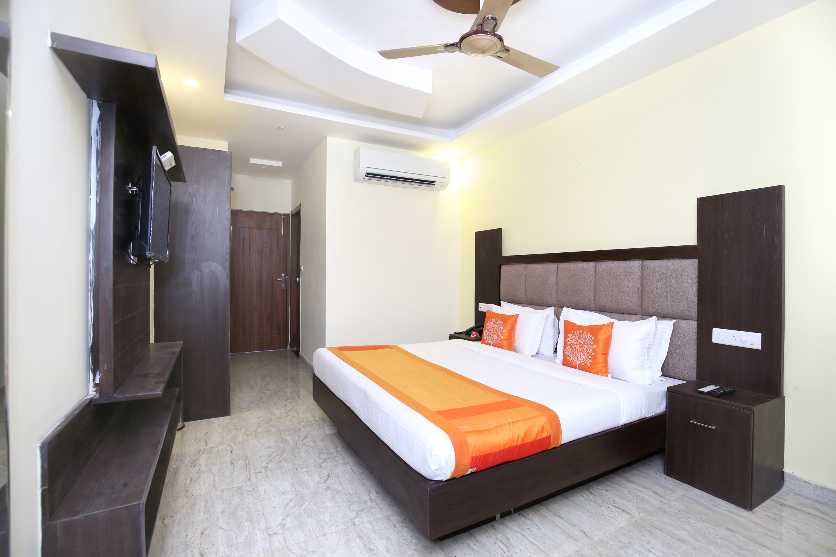 Capital O 322 Hotel Royal, Chandigarh 5
