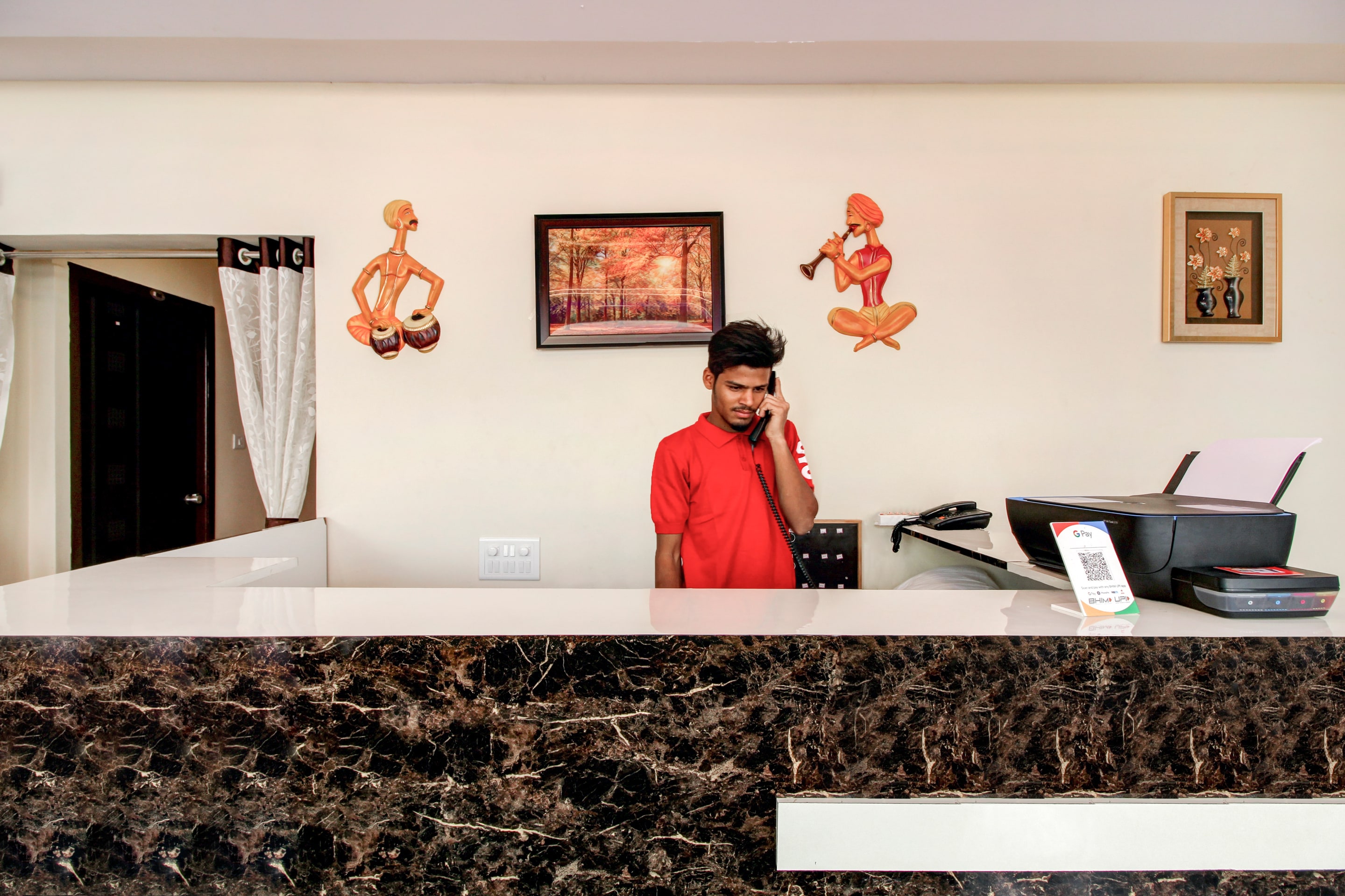 OYO White Ridge 40869 OPPr Miraj Cinemas - Shalini Shivani, Hyderabad 5
