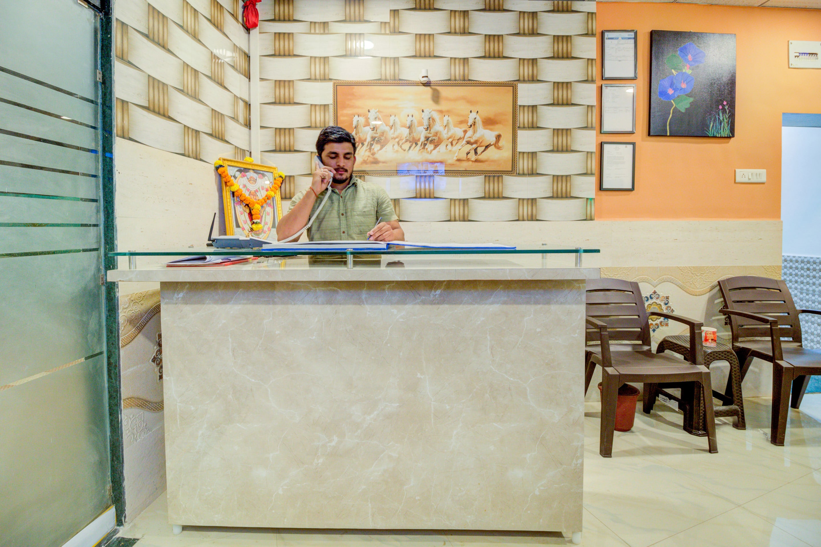OYO 40902 Anjali Hotel Mumbai, Mumbai 4