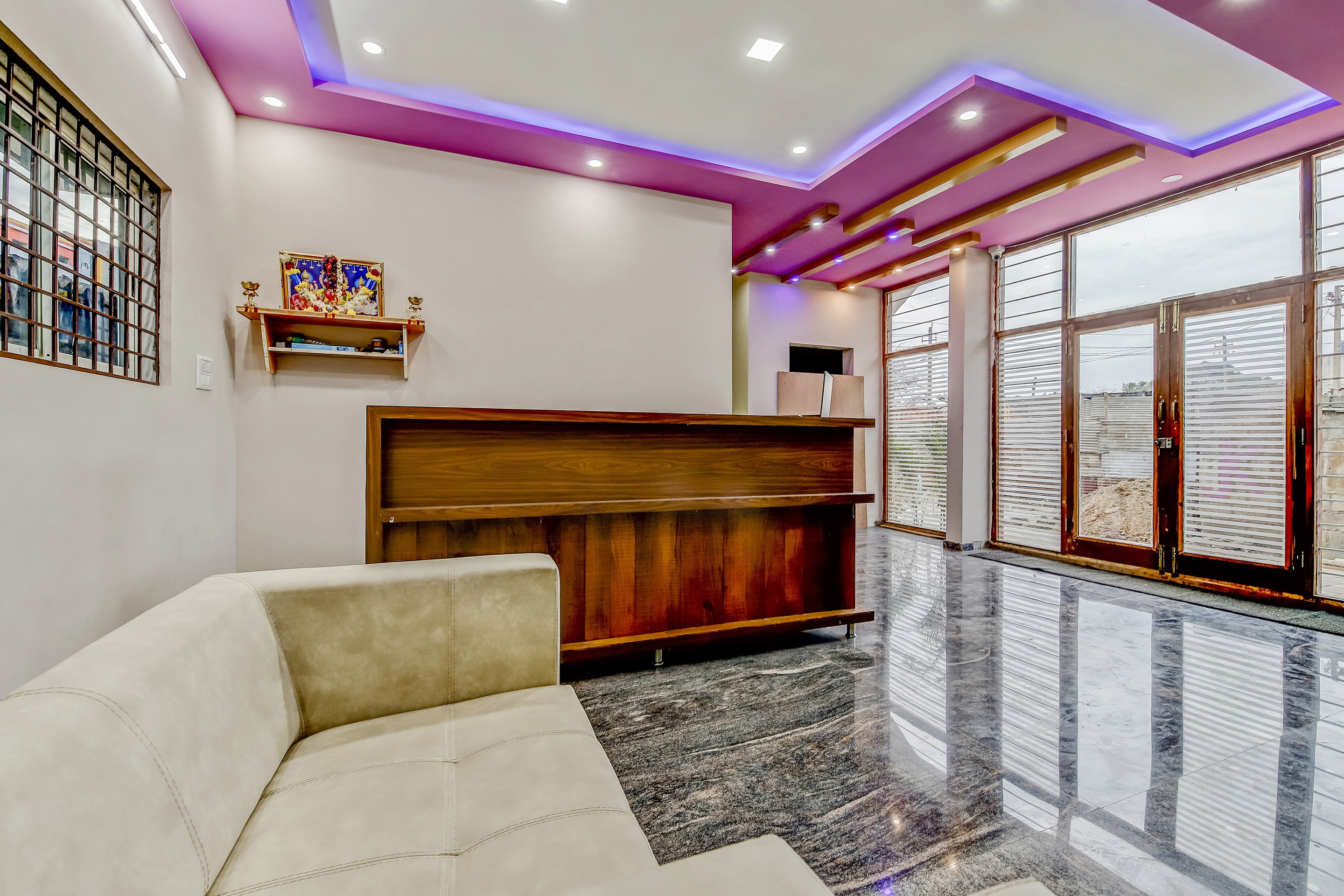 OYO 42776 Royal King, Bangalore 2