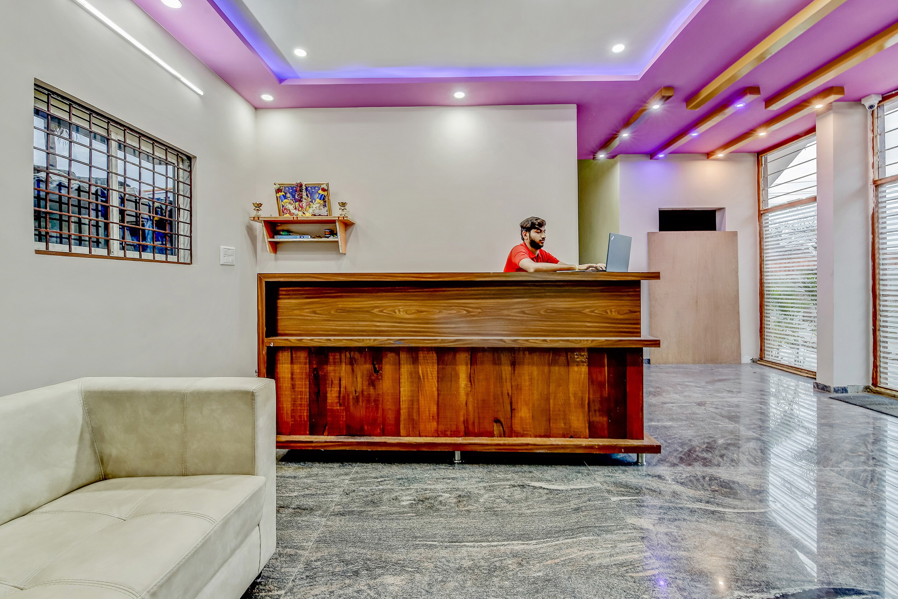 OYO 42776 Royal King, Bangalore 5
