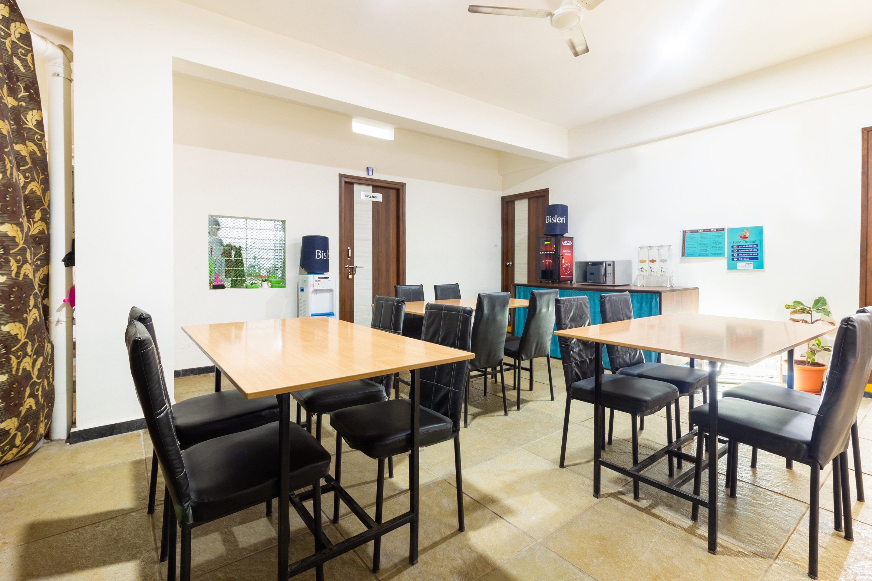 Super OYO Qualia Inn Kondapur Near Botanical Garden, Hyderabad 3