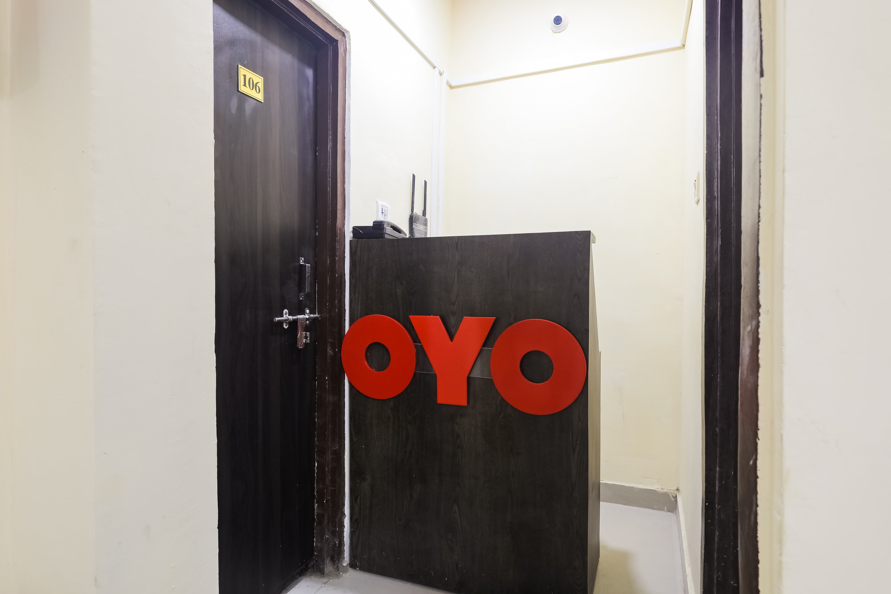 OYO Flagship 45906 Hotel Ashutosh, Bhopal 5