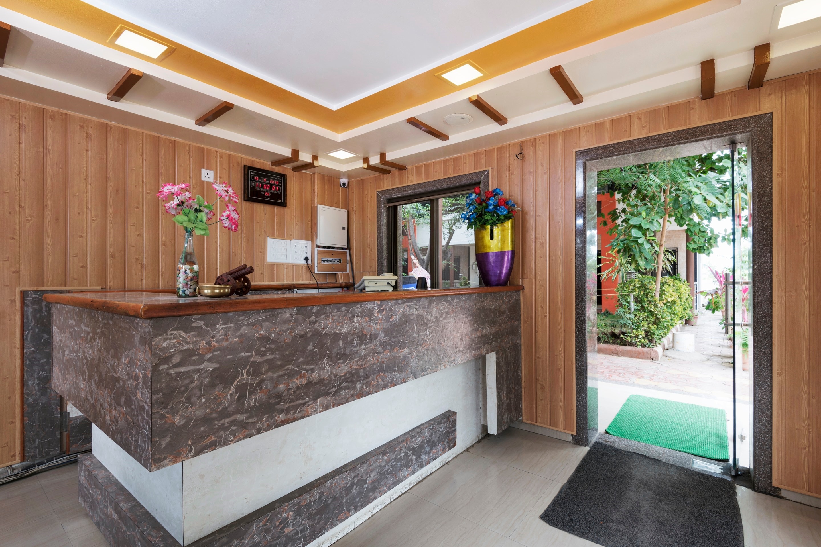 OYO 46449 Sai Prasad Resort, Shirdi 3