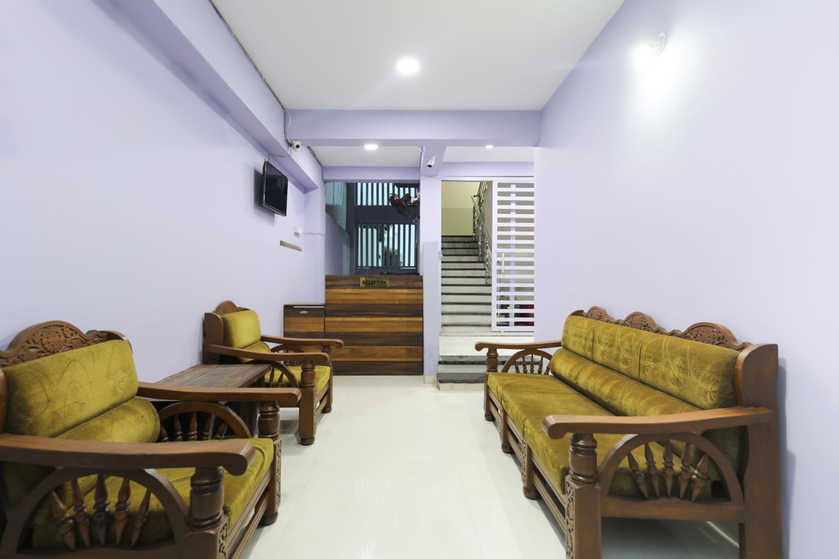 OYO 46617 La Flora, Indore 2