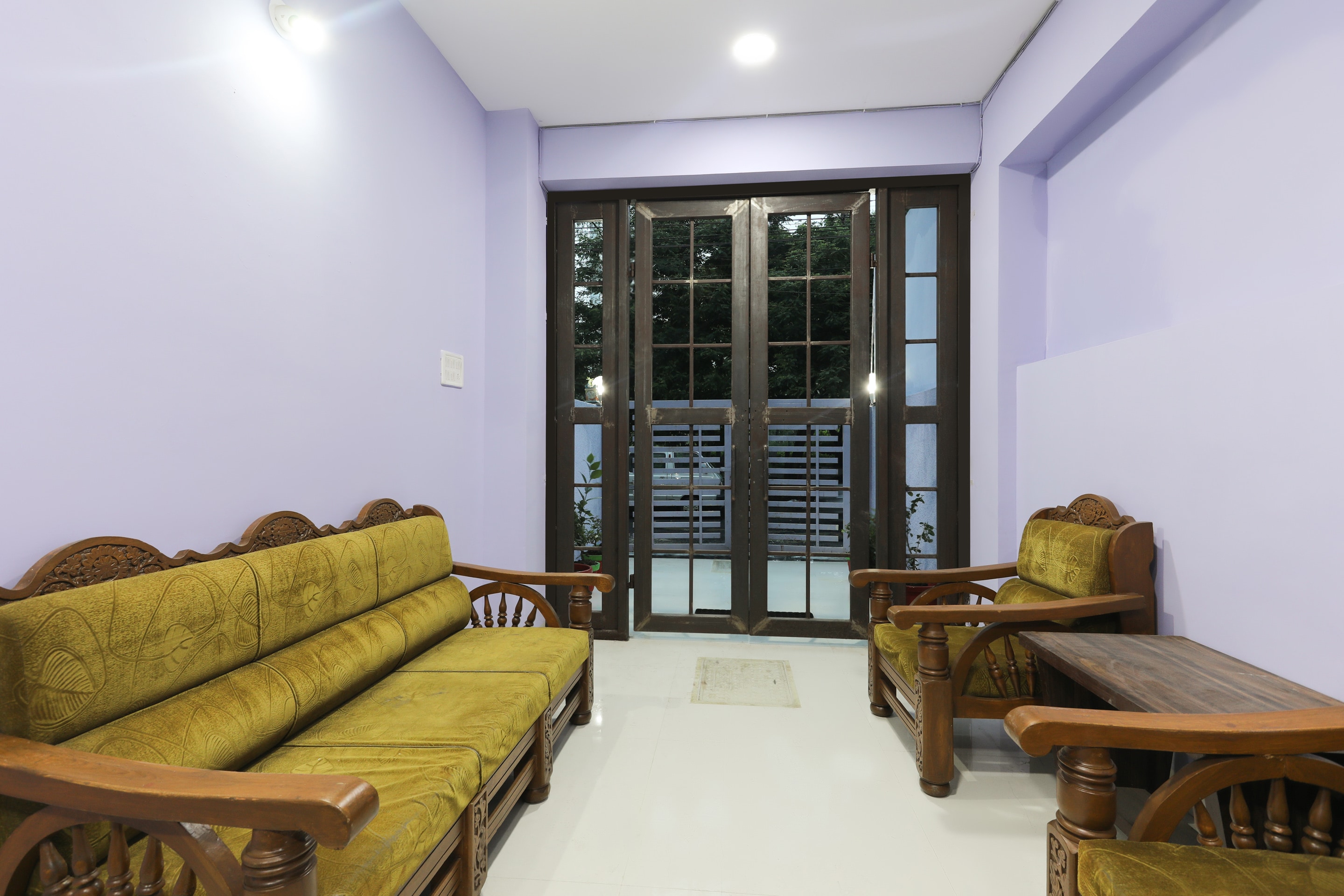 OYO 46617 La Flora, Indore 4