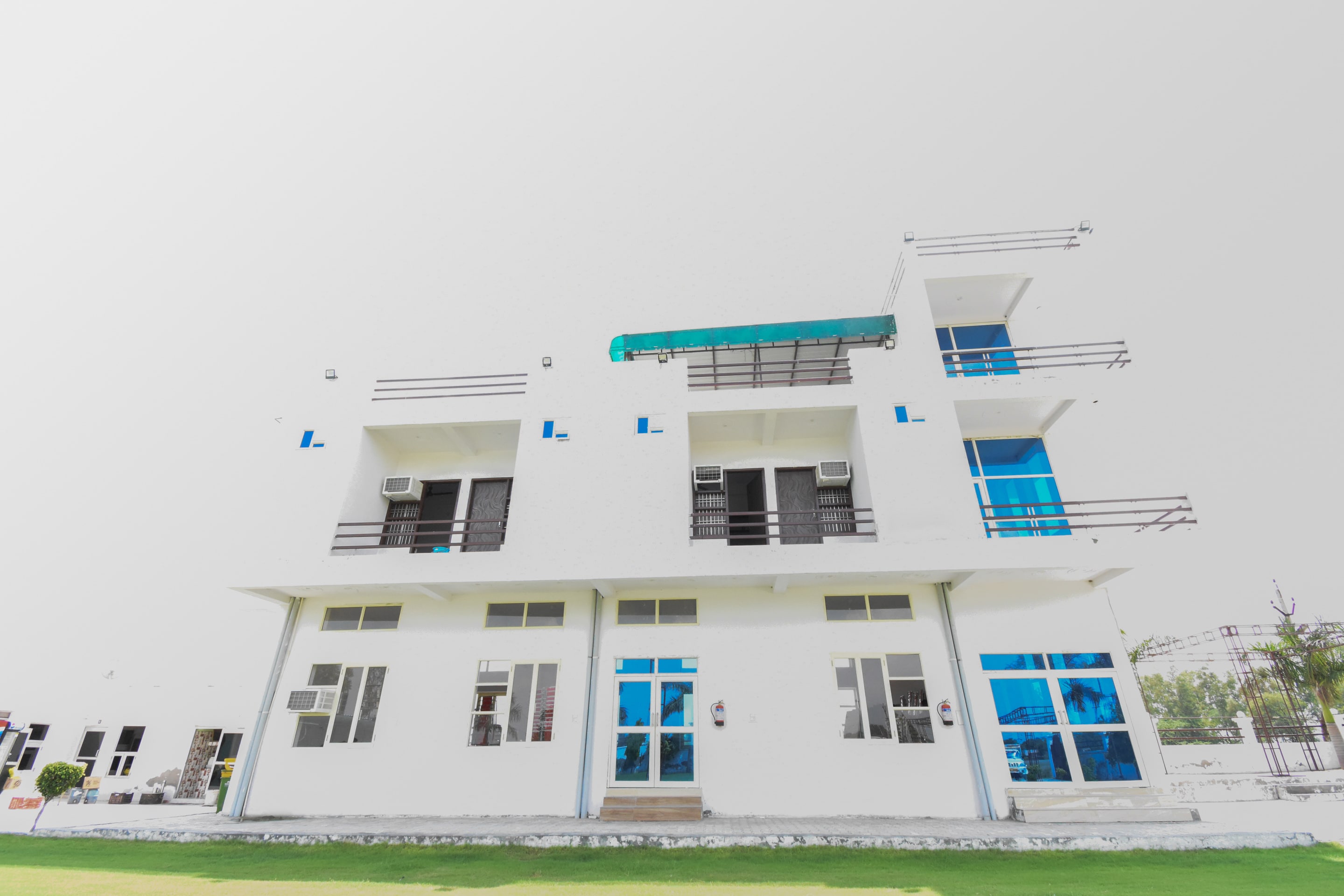 OYO 49899 Pardeep Palace, Bhiwani 2