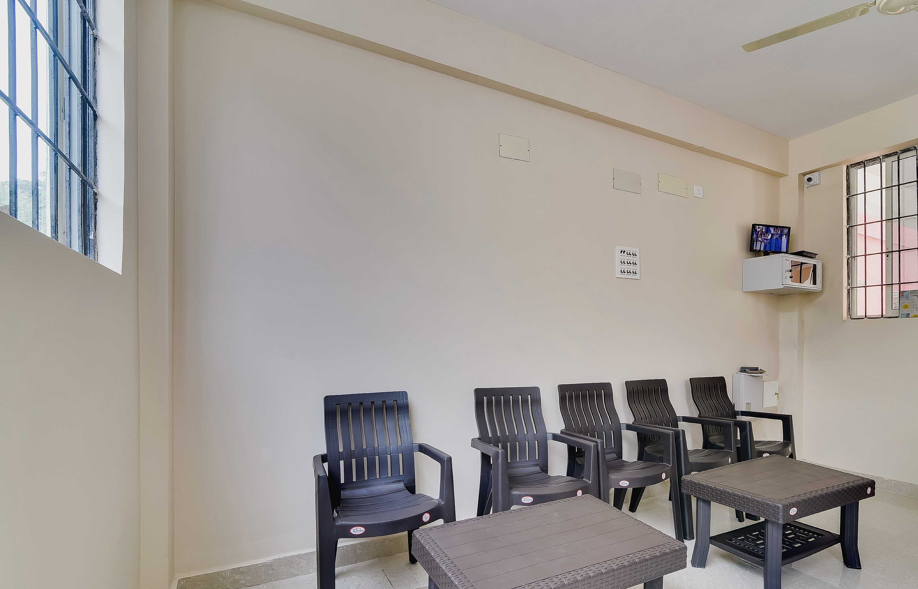 OYO 60574 Tnr Residency, Tirupati 2