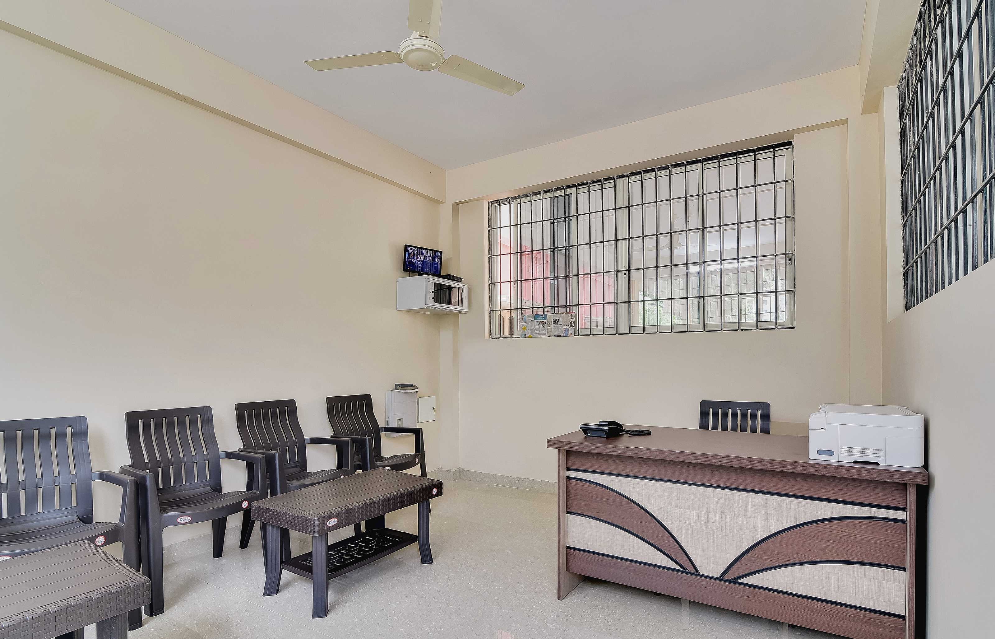 OYO 60574 Tnr Residency, Tirupati 4