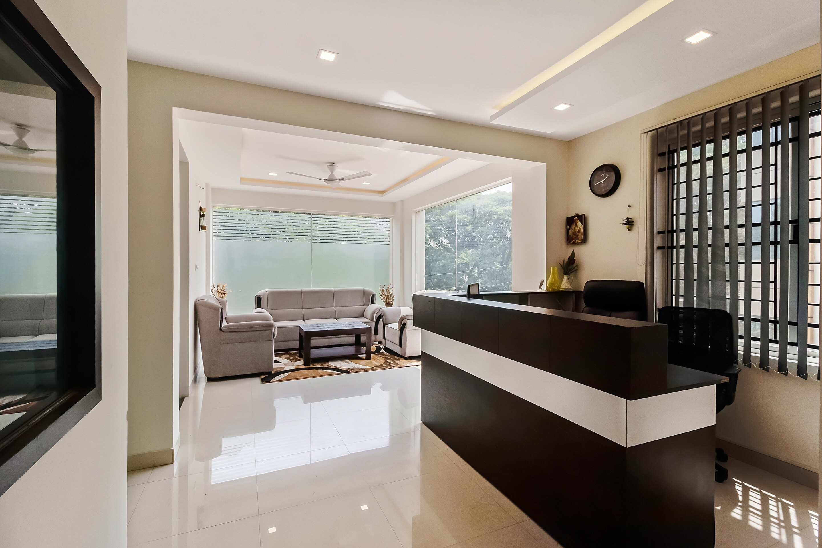 OYO 60746 Kings Suites, Bangalore 2