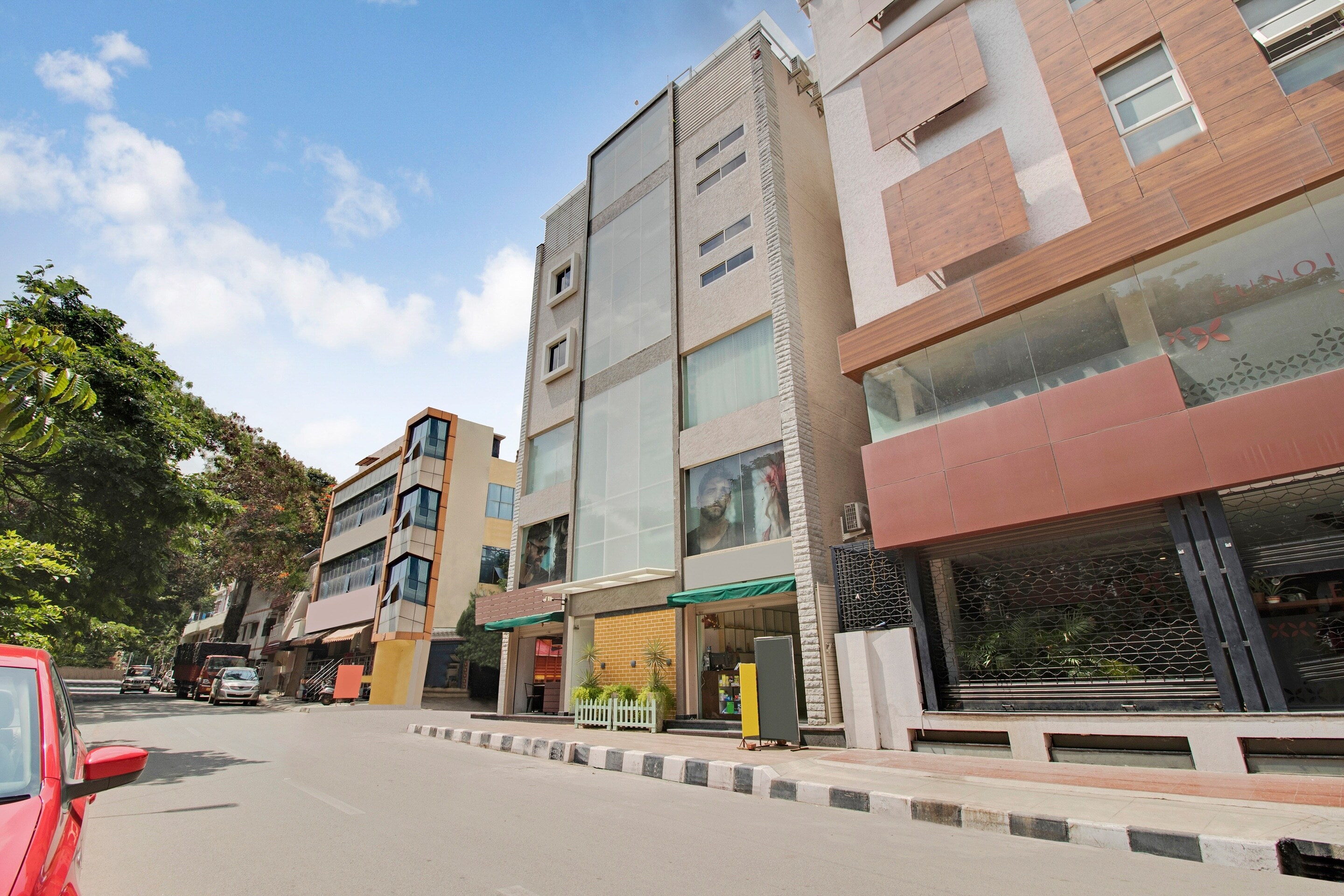 OYO 60746 Kings Suites, Bangalore 5