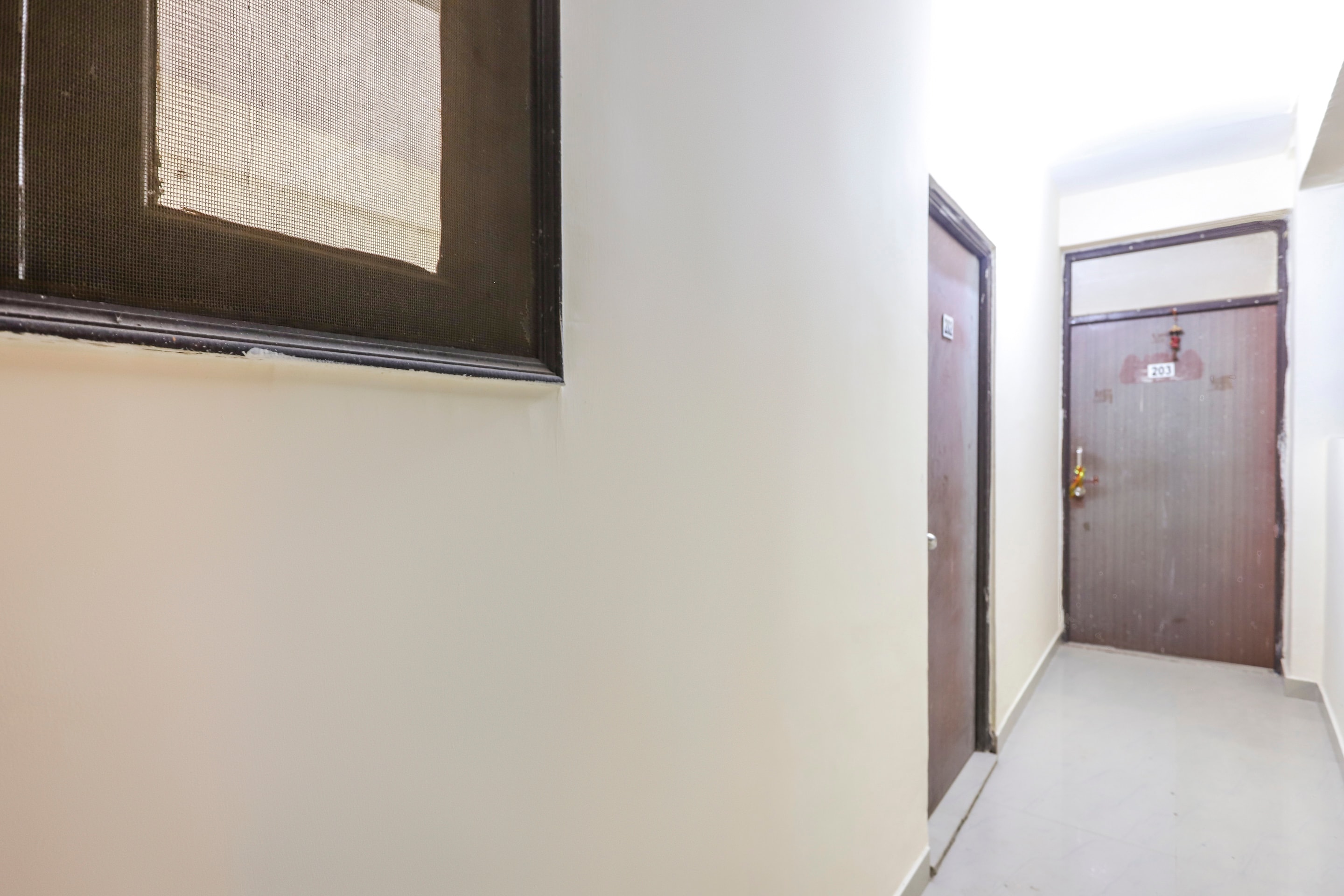 OYO 62106 Royal Residency, Noida 4