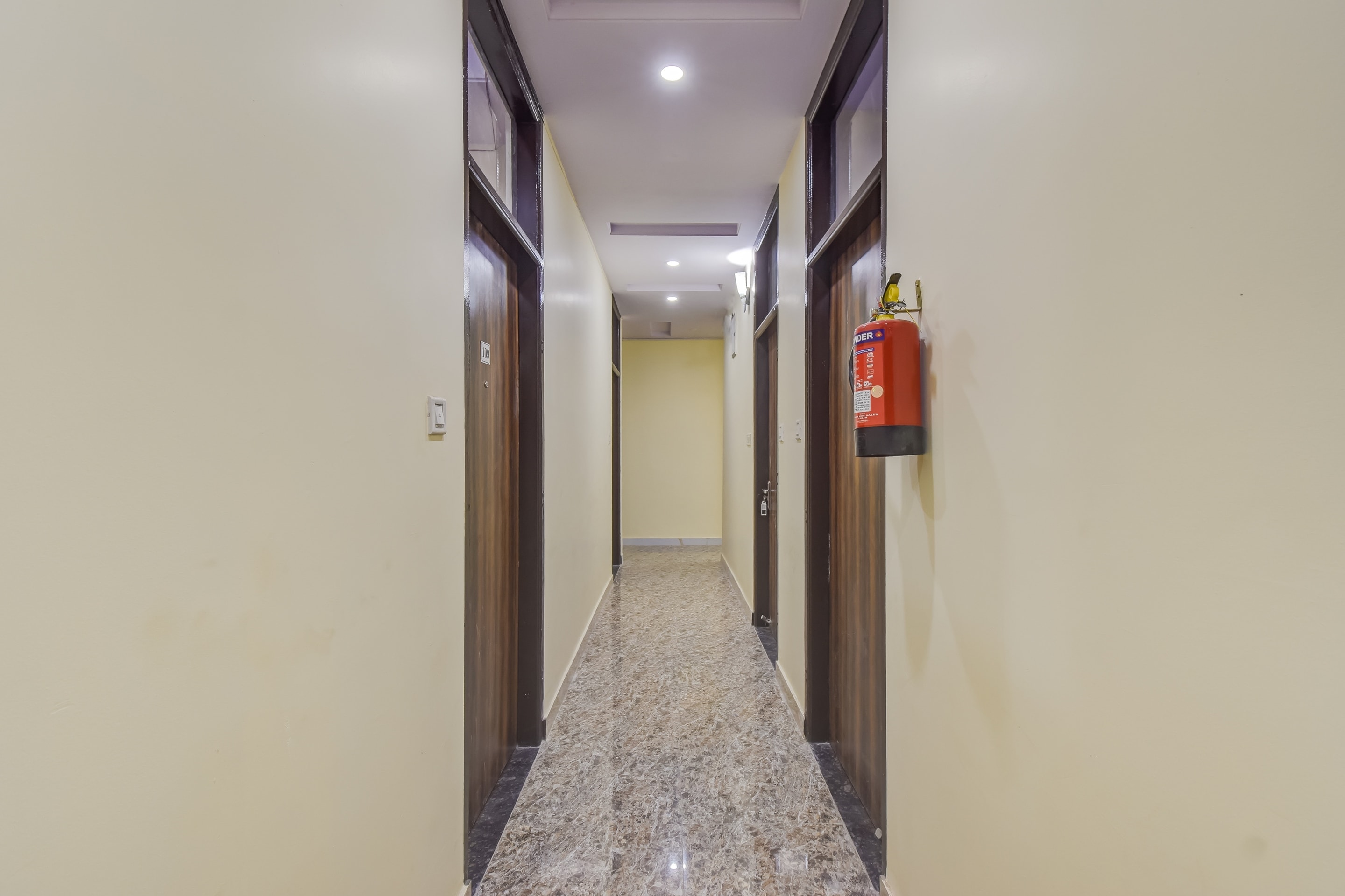 OYO Flagship 62907 Hotel Royal Blue, Jaipur 4