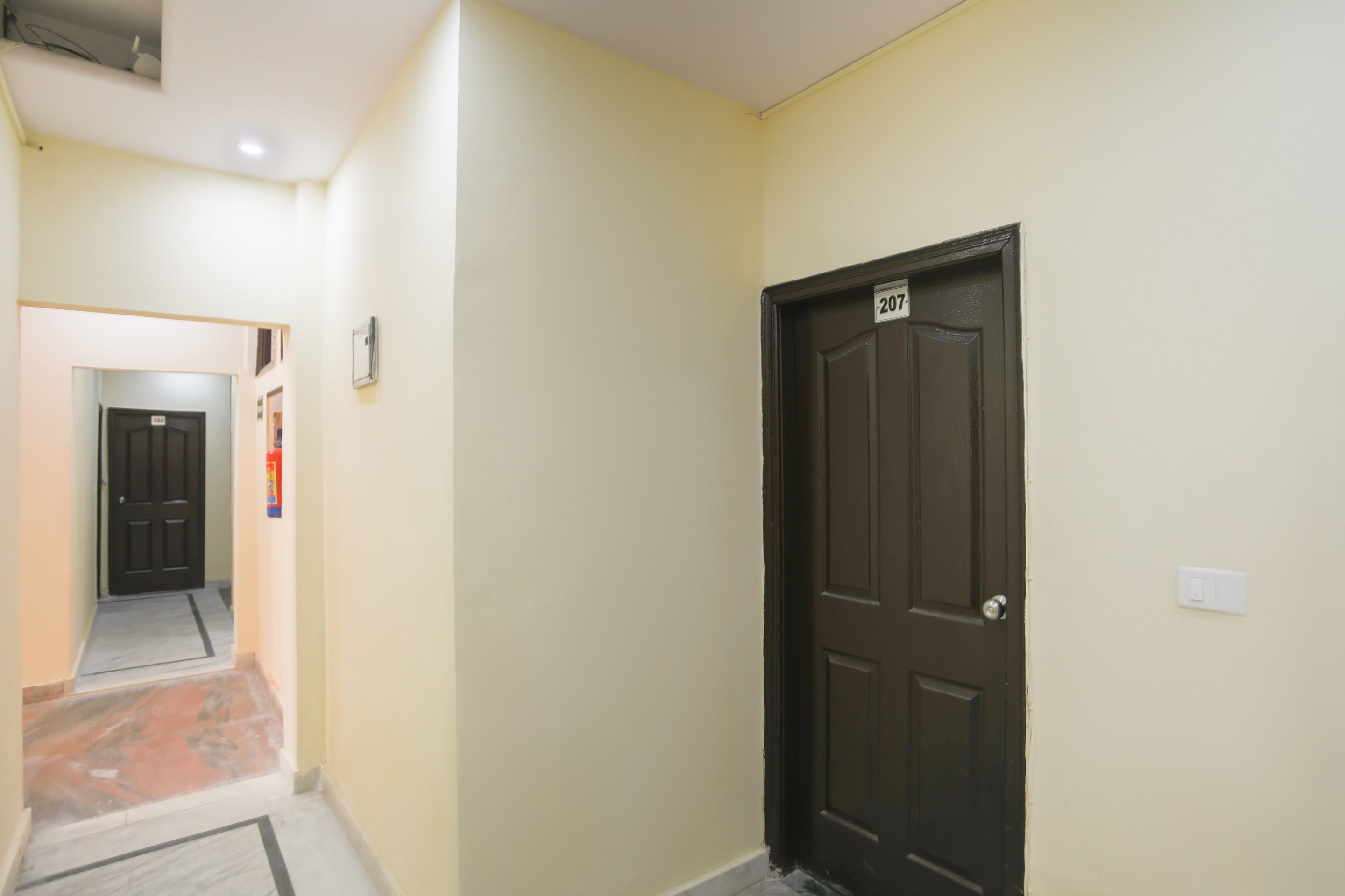 OYO 63279 Golden Suites, Ghaziabad 3