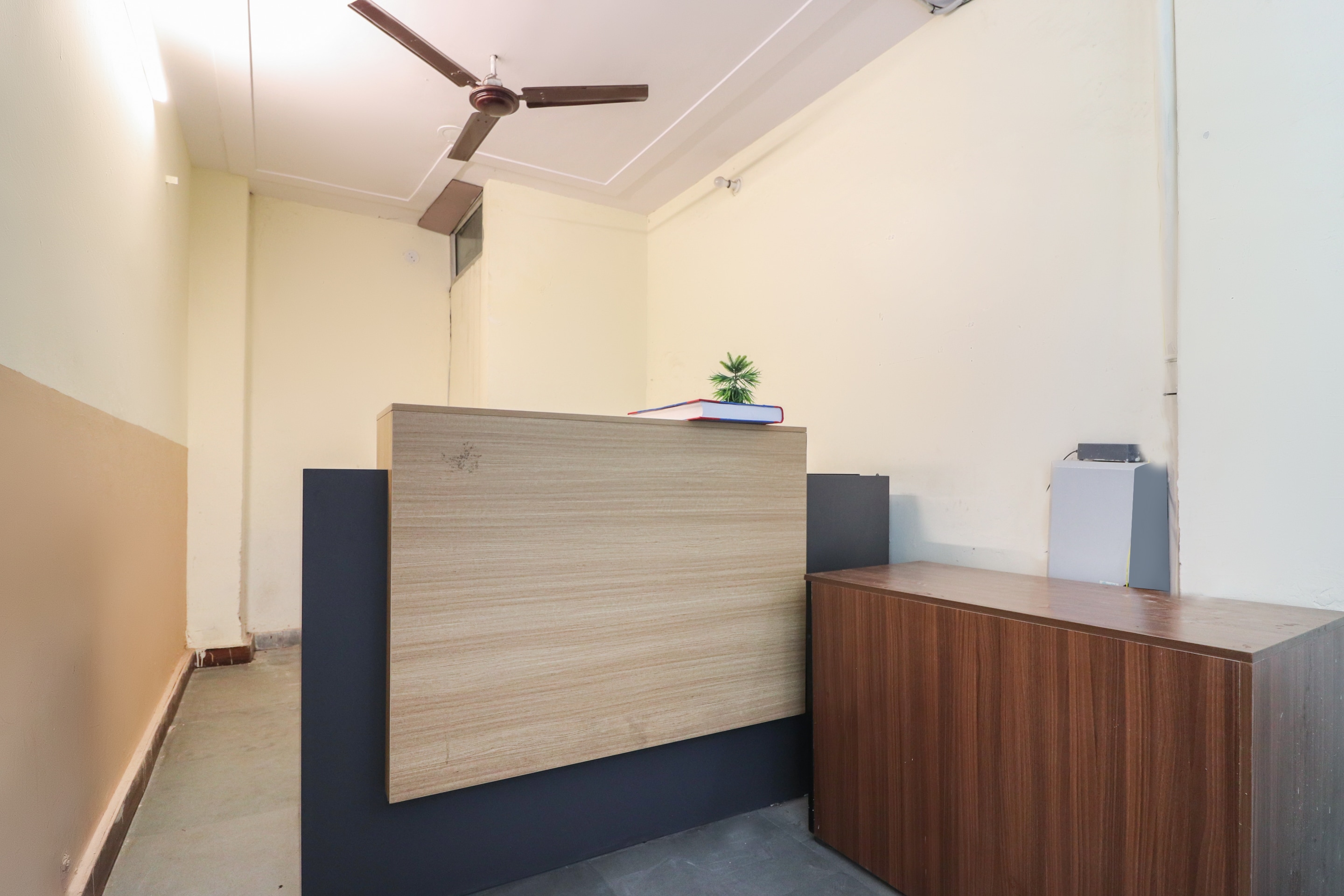 OYO 64749 Royal Residency, Noida 3