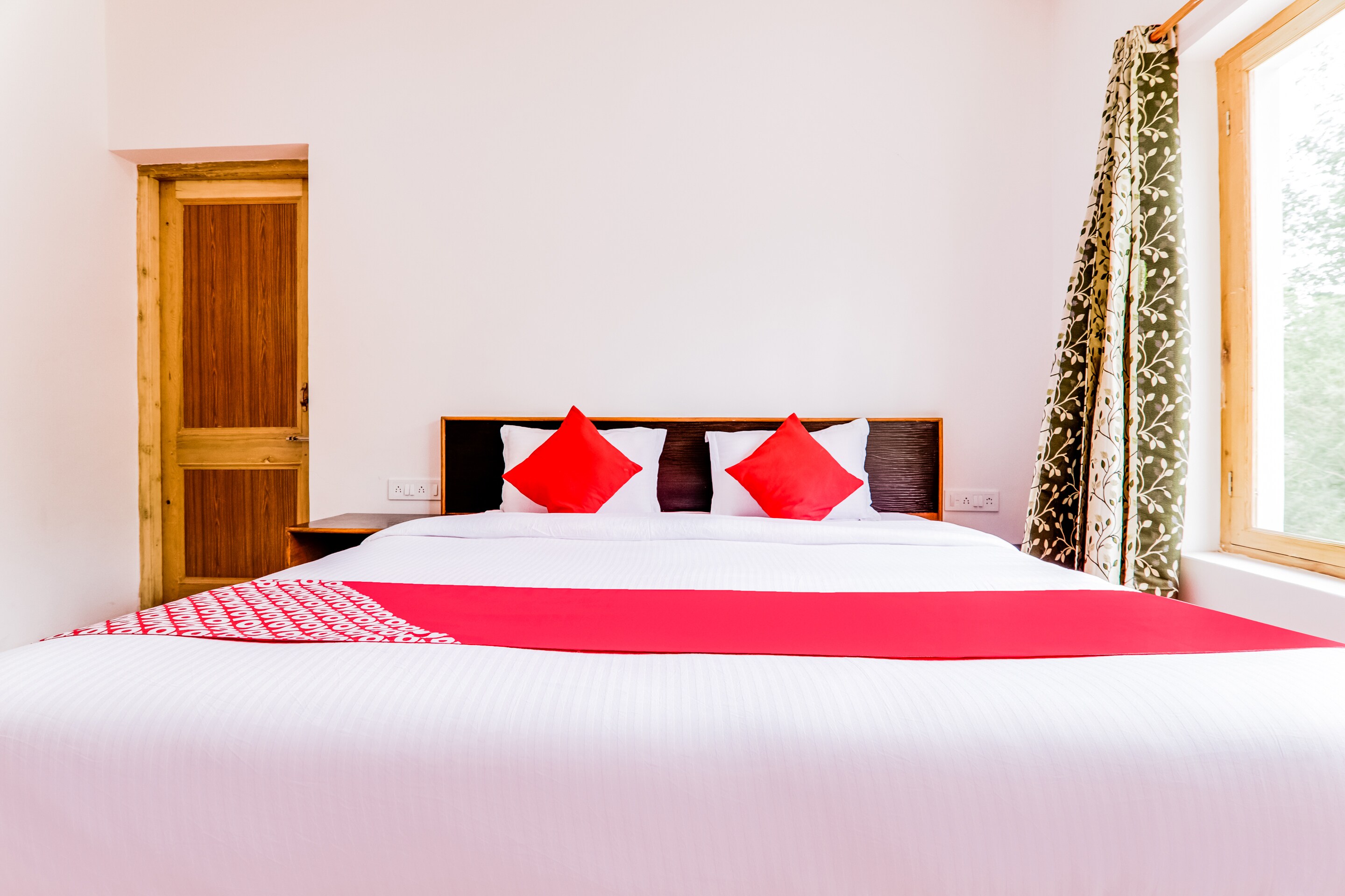 OYO 67369 Deluxe United Corporate Home, Mumbai 4