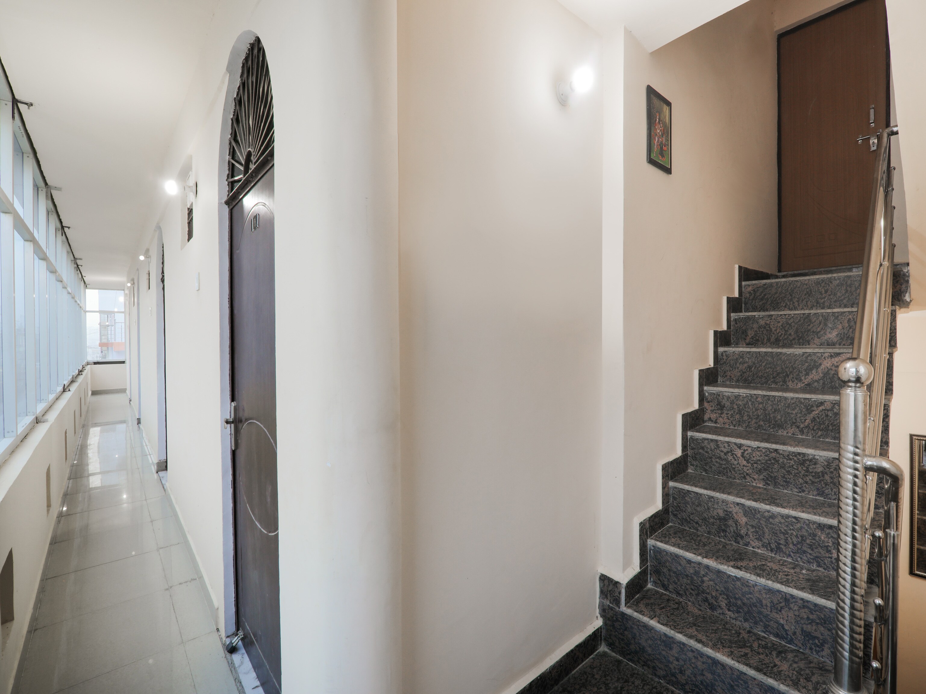 OYO 68040 Hotel Aastha, Lucknow 3