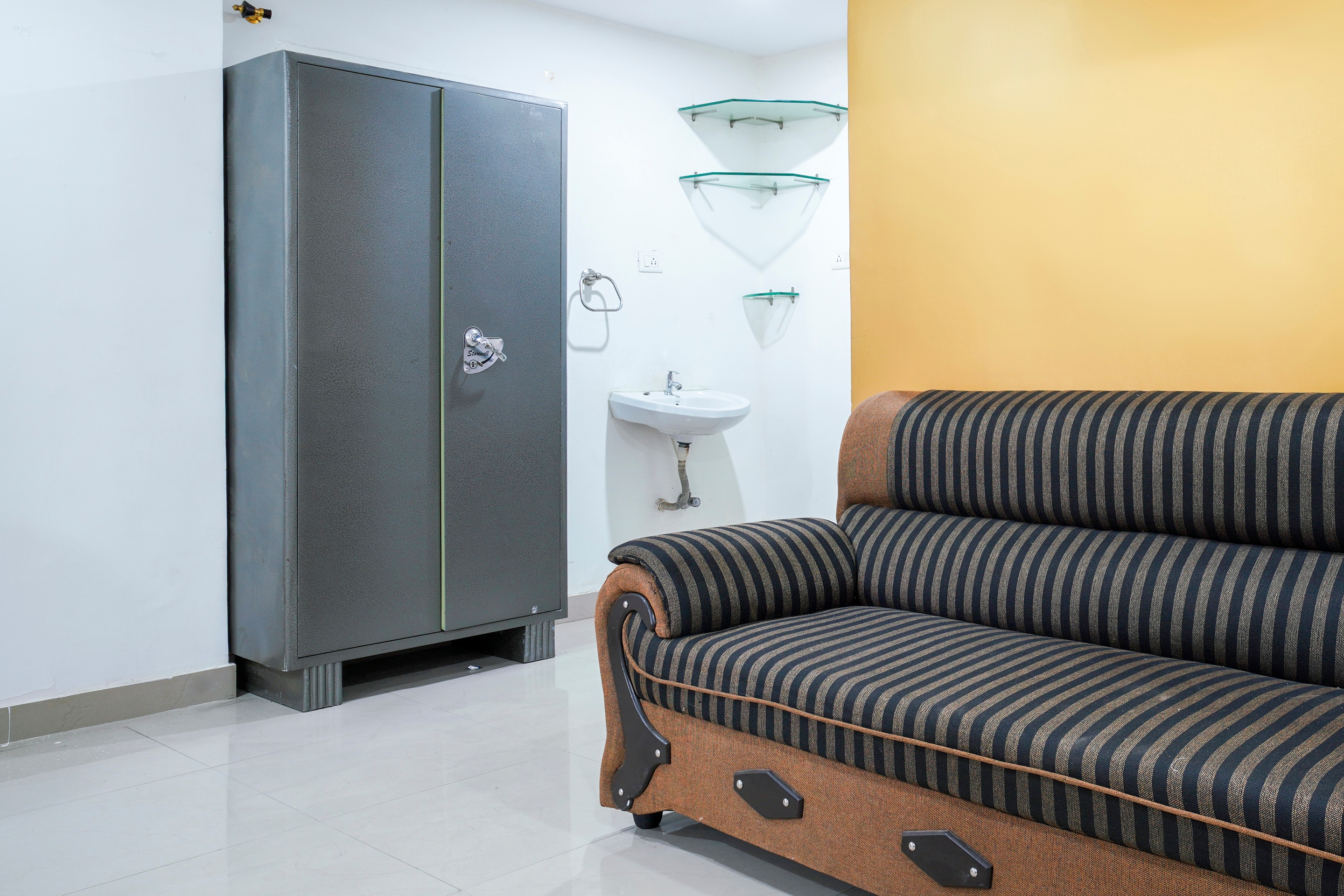OYO Sa Thirumala Residency Near Himayatnagar Central, Hyderabad 5