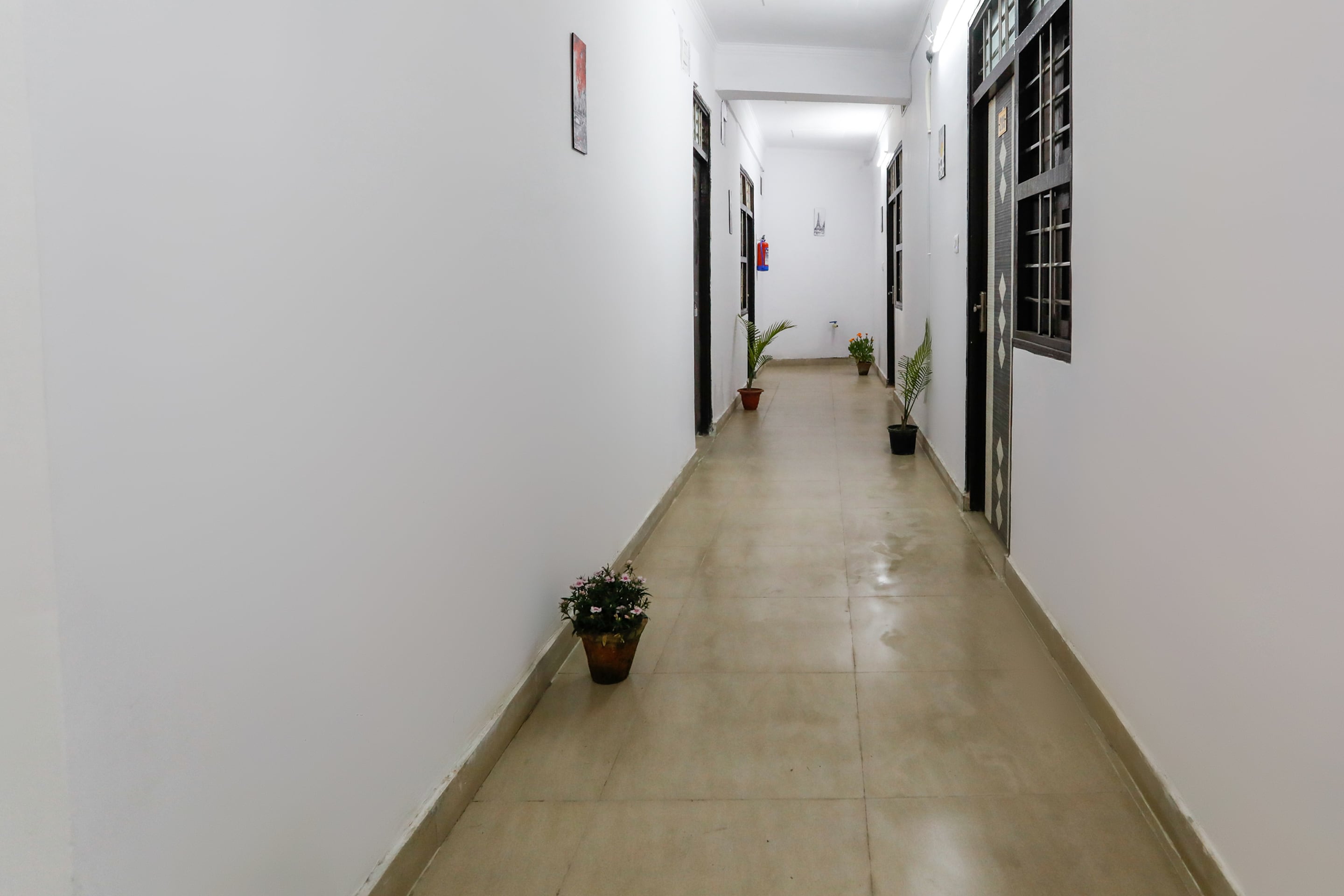 OYO 68697 Hindon Residency, Ghaziabad 2