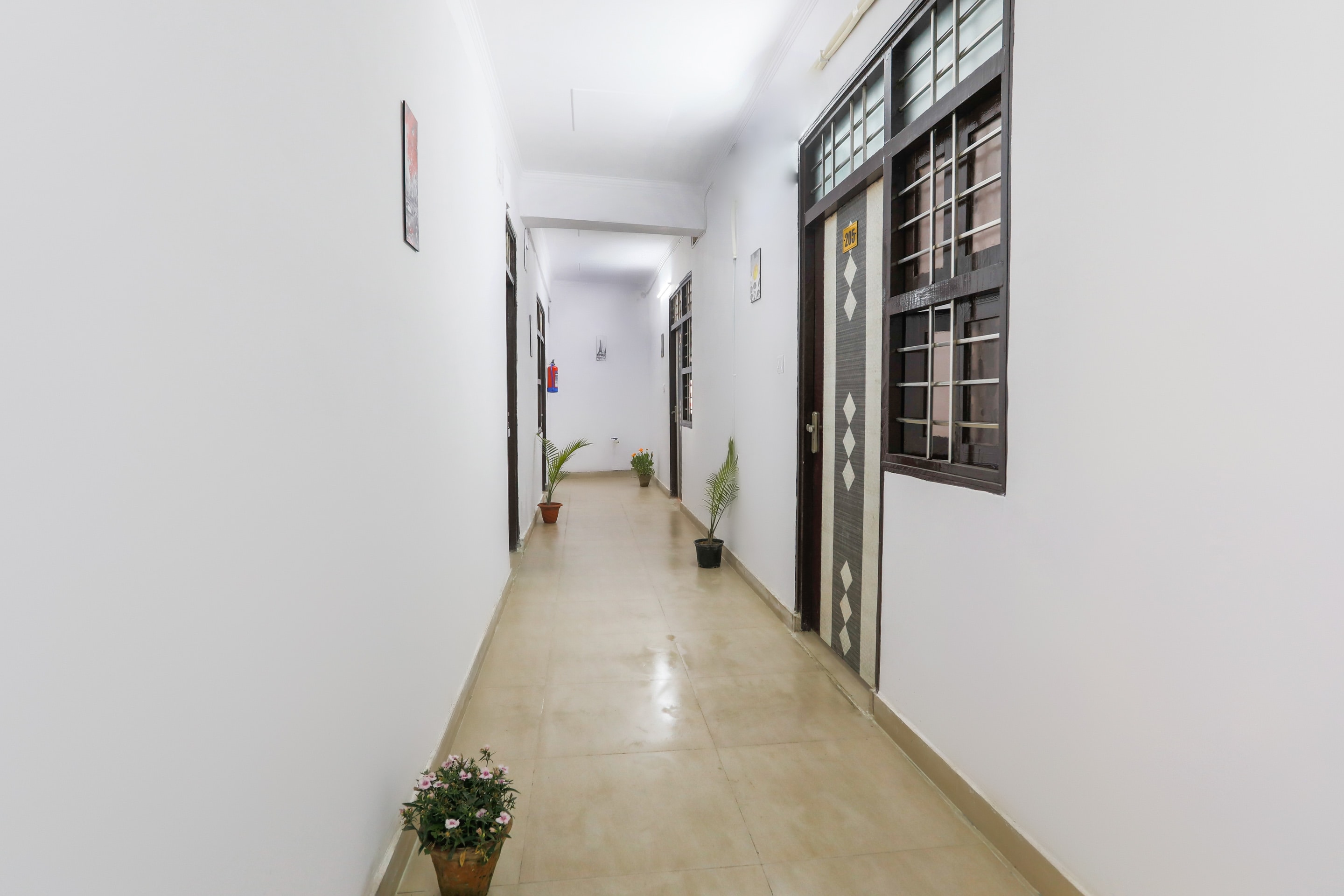 OYO 68697 Hindon Residency, Ghaziabad 5
