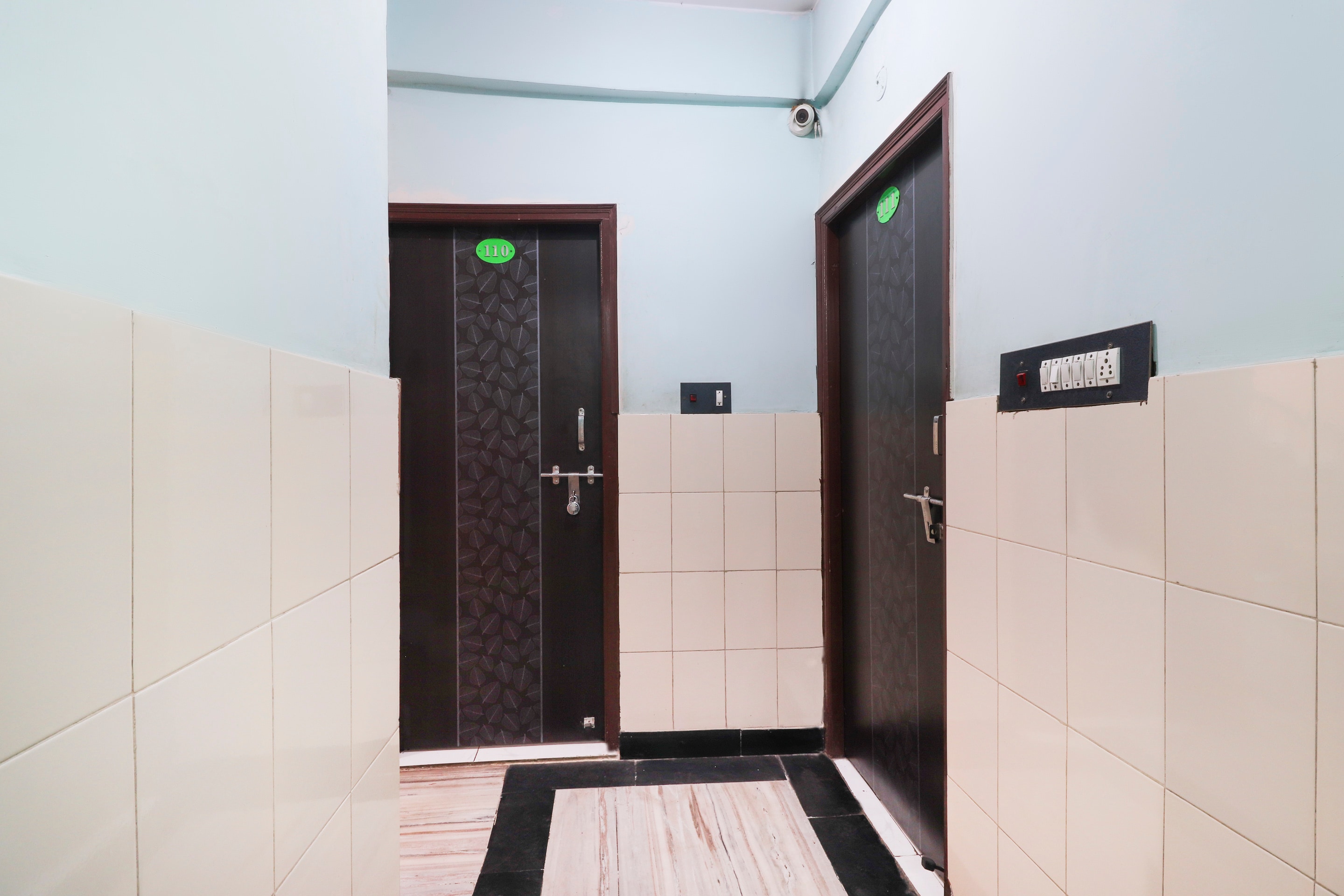 OYO 69930 Hotel Kanha Dham, Kanpur 2