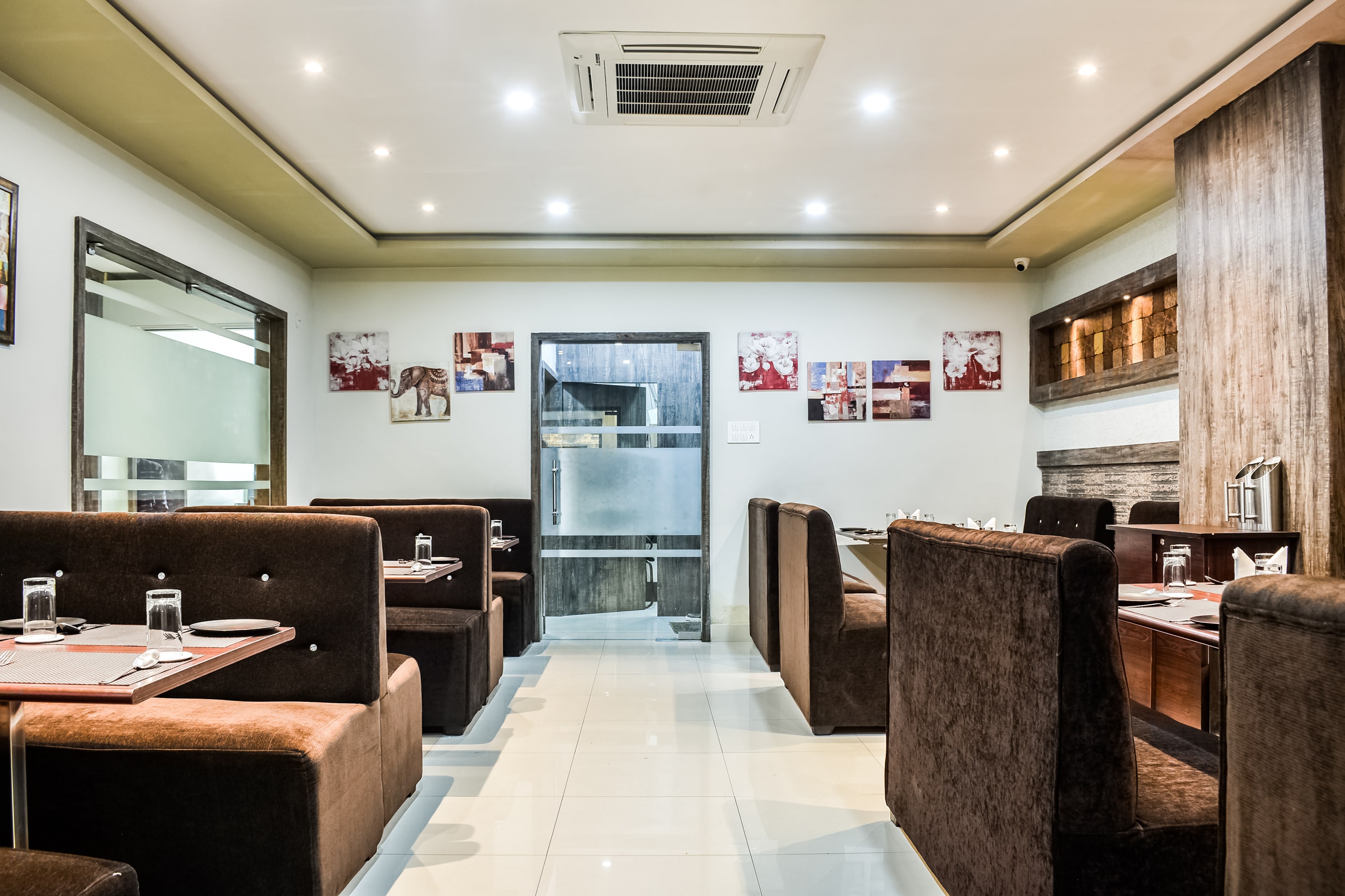 Capital O 70026 Hotel Jai Radisson, Cuttack 5