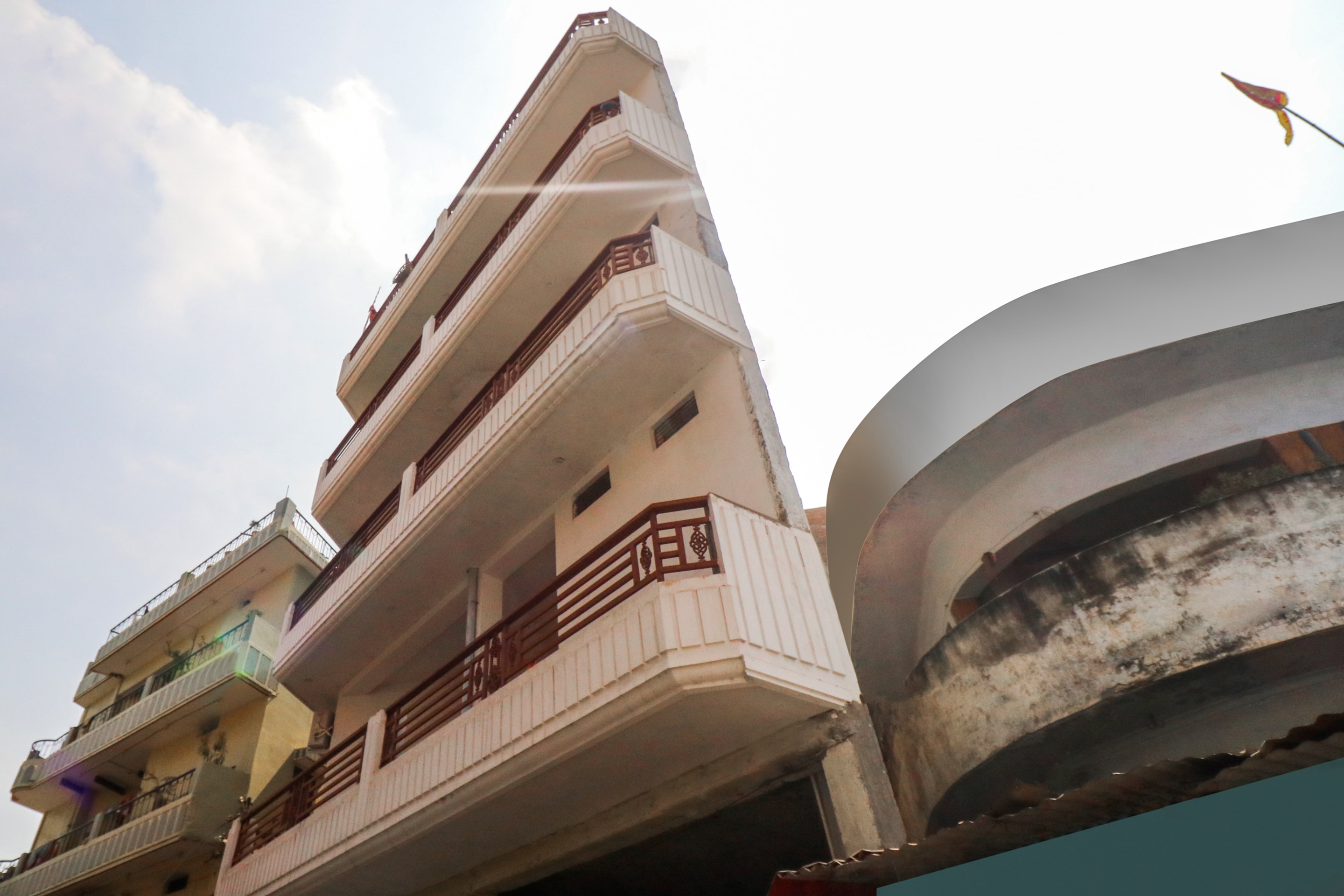 OYO 70291 New Suhani House, Ramnagar 1