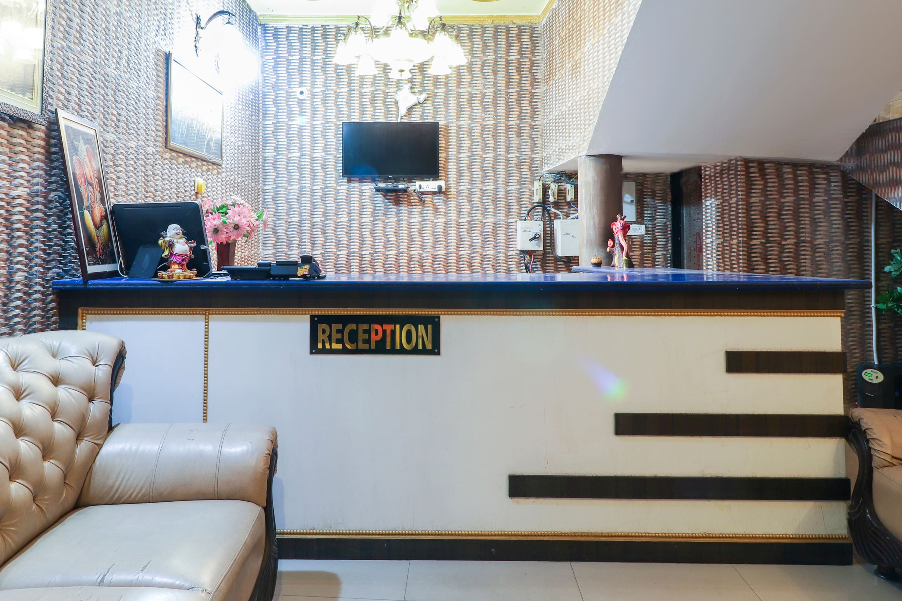 OYO 70394 Hotel Rajendra, Basti 2