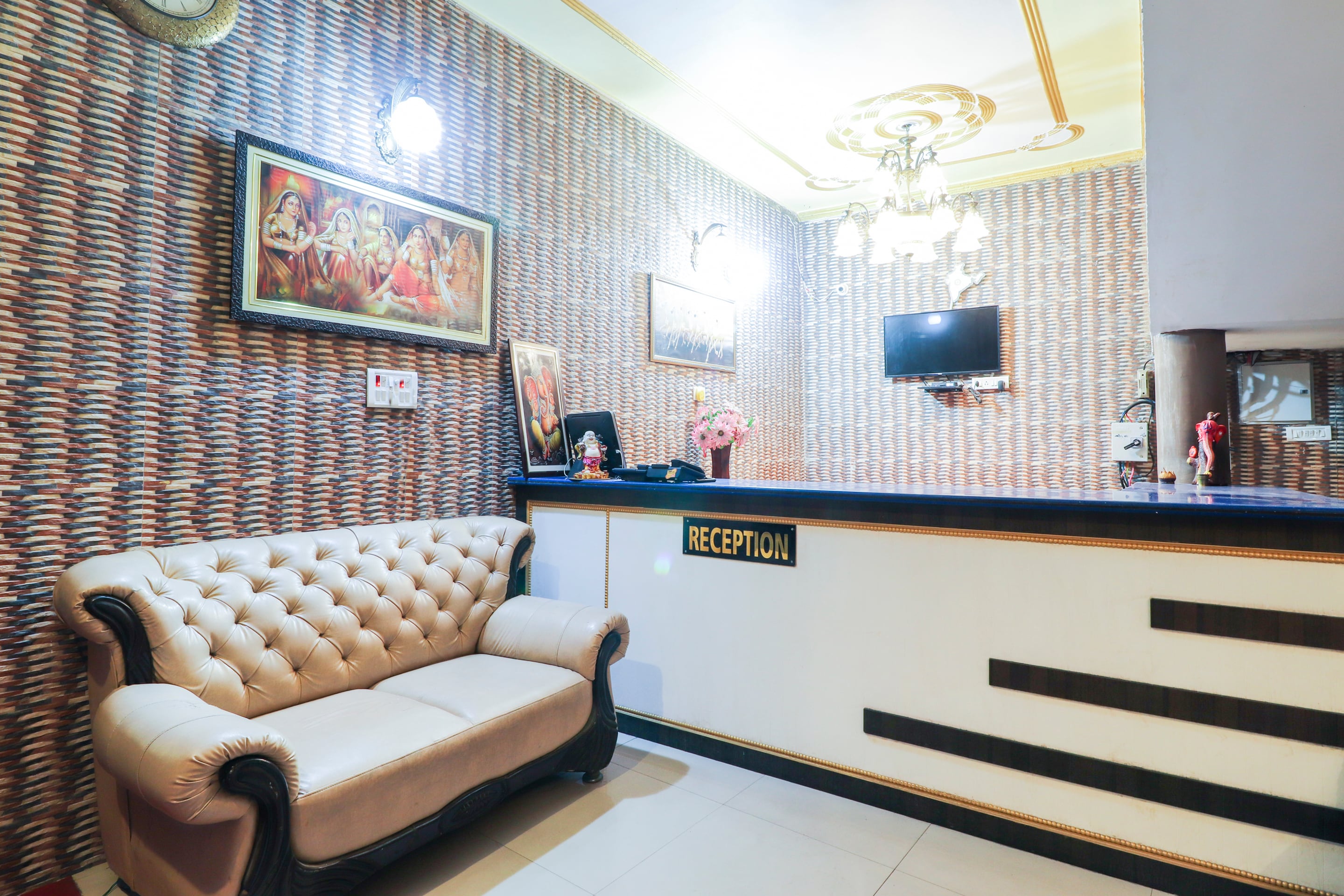 OYO 70394 Hotel Rajendra, Basti 4