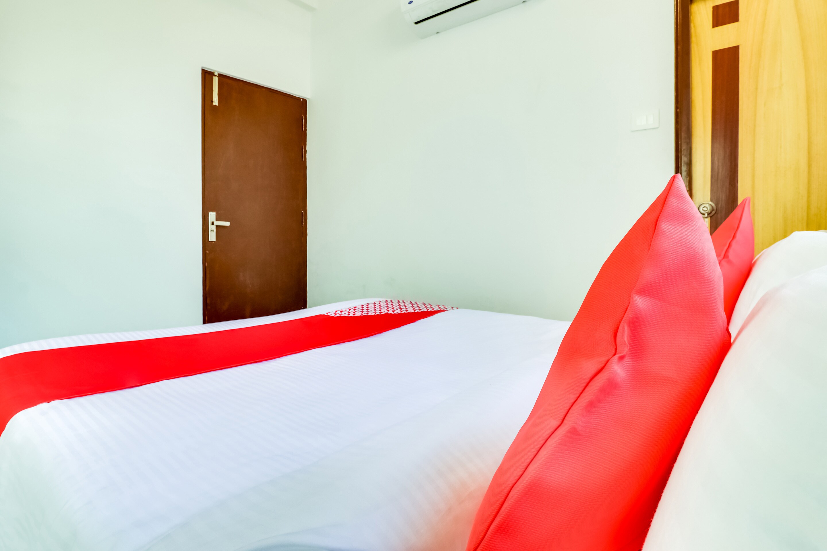OYO Flagship 70748 The Velvet Chinhat Tiraha, Lucknow 3