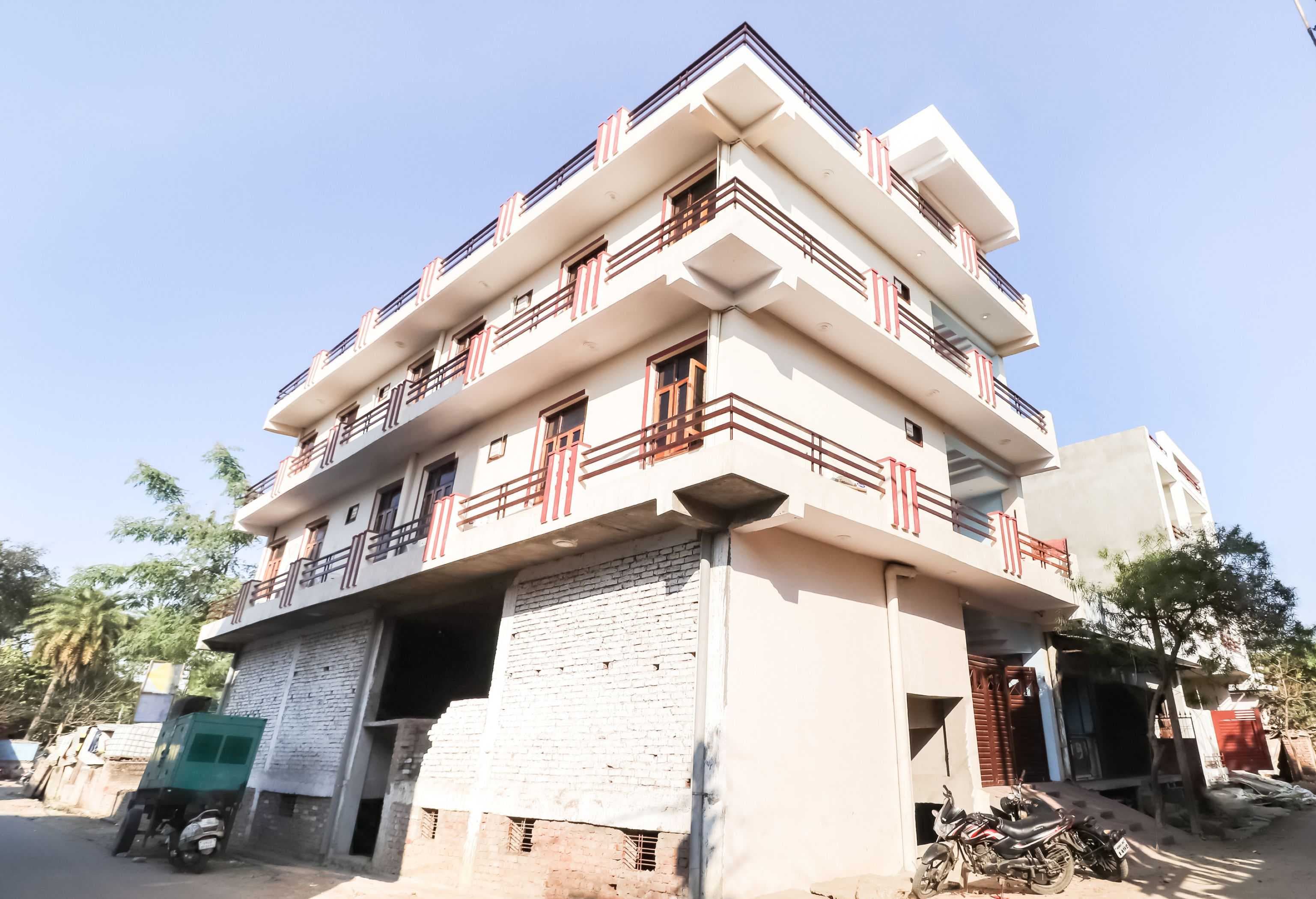 OYO Flagship 70748 The Velvet Chinhat Tiraha, Lucknow 4