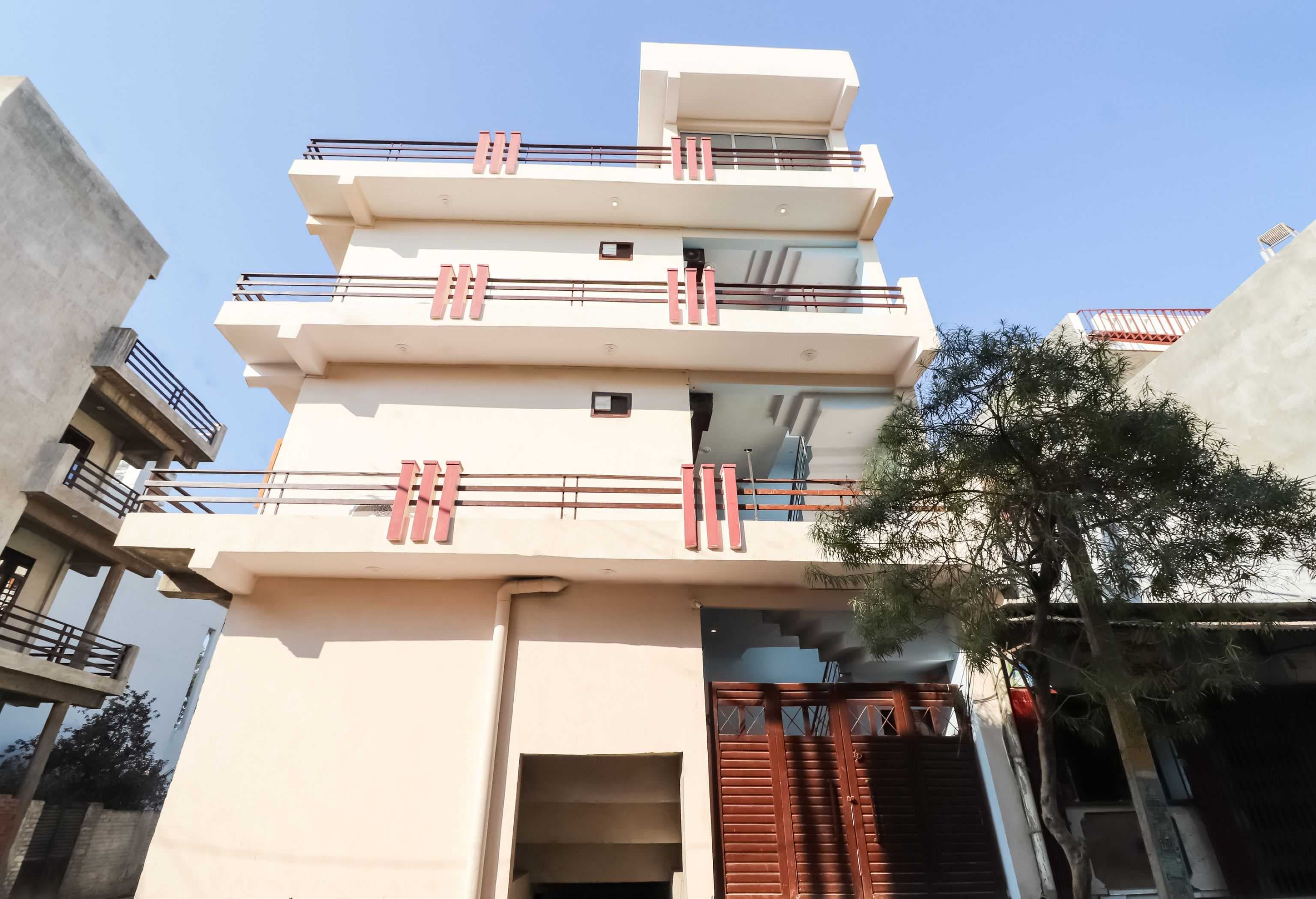 OYO Flagship 70748 The Velvet Chinhat Tiraha, Lucknow 5