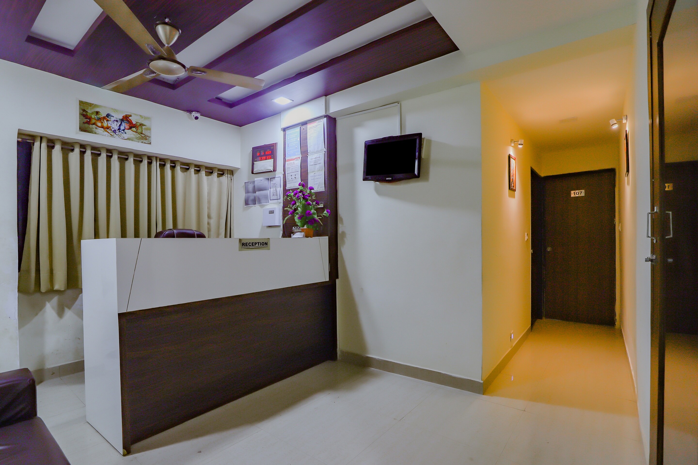 OYO 72759 Hotel Greenwood, Ahmedabad 3