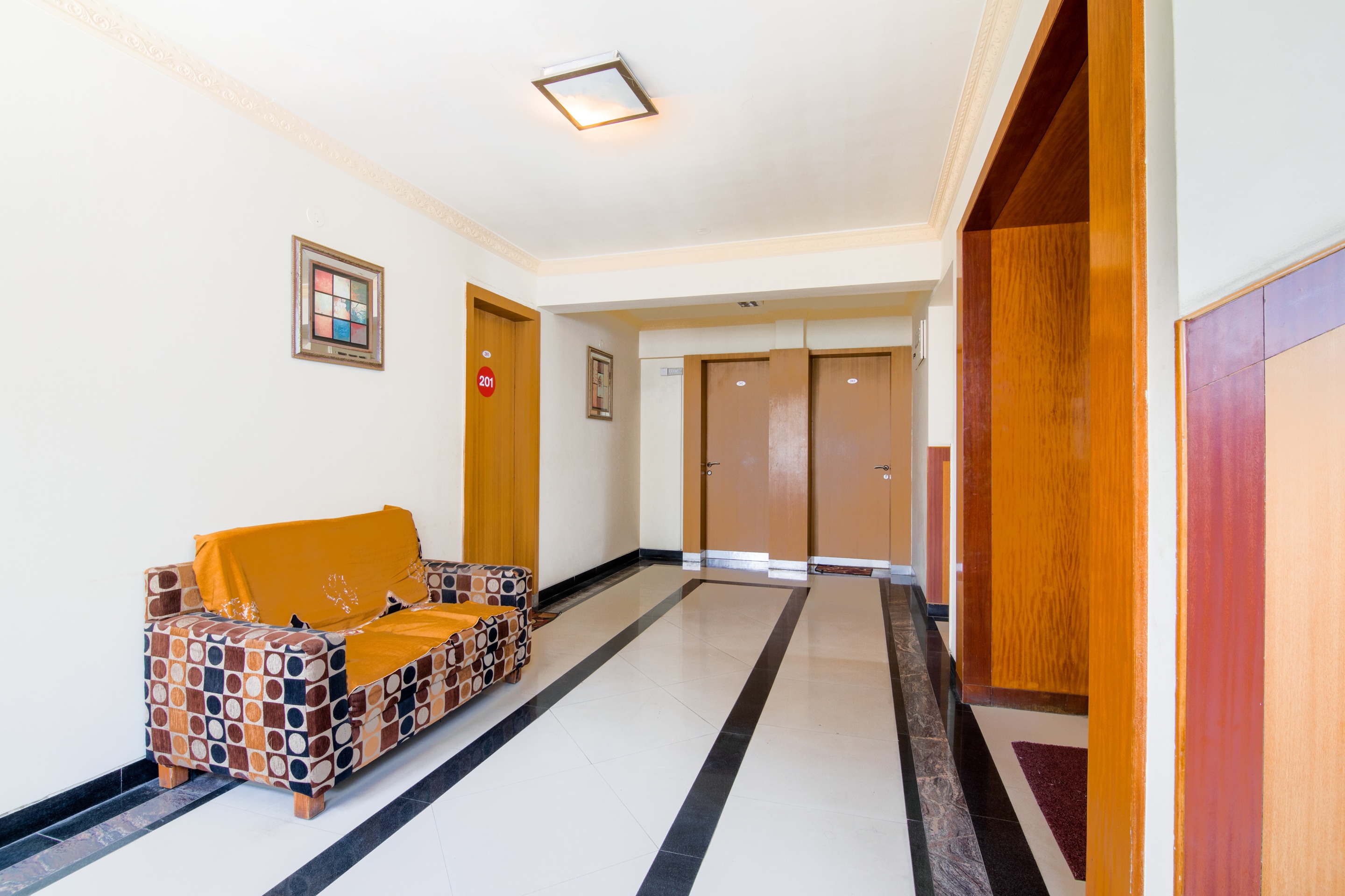 OYO Flagship 8252 Aayush Corporate Stays, Bangalore 4
