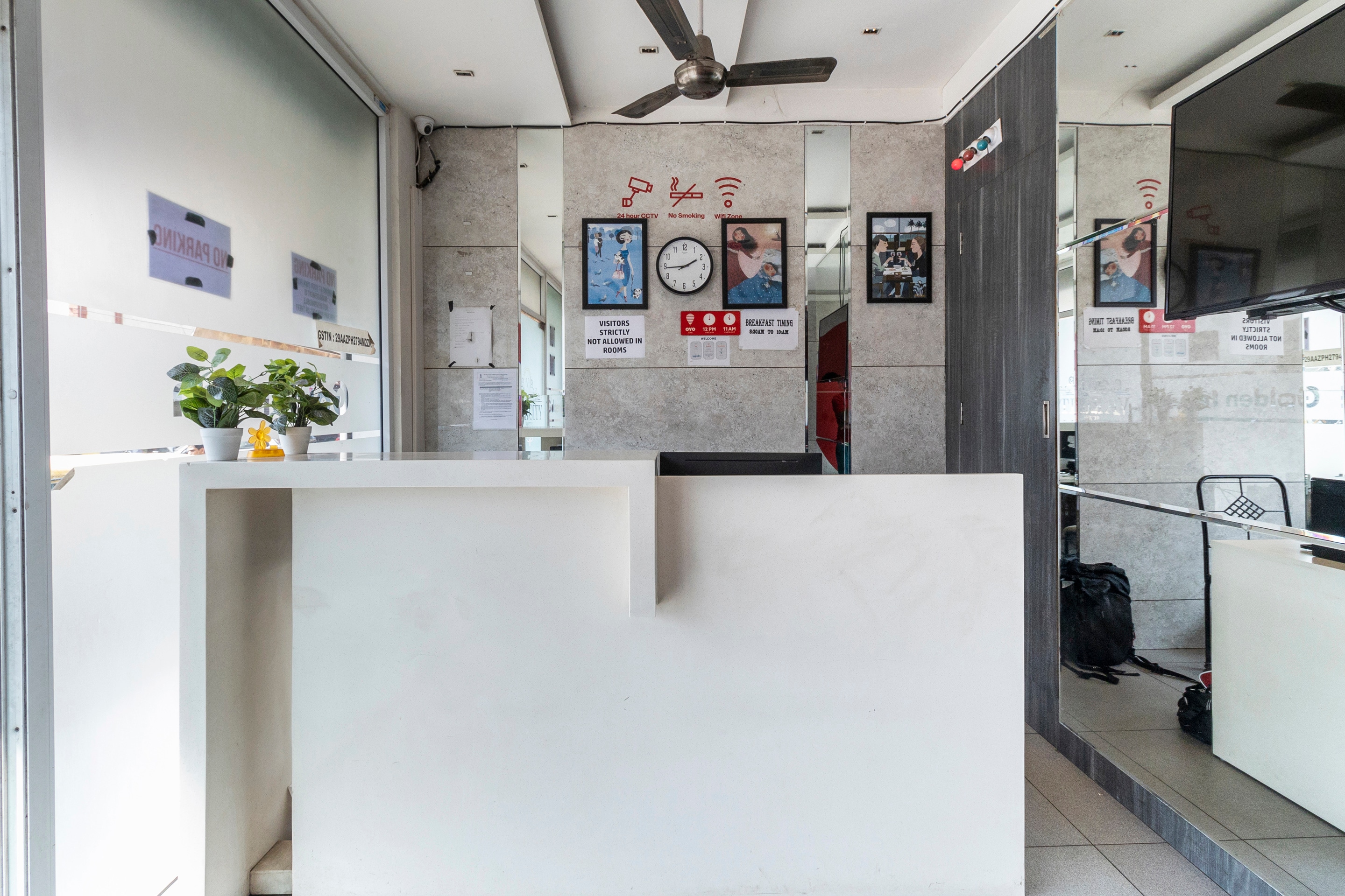 OYO 9605 Hotel Golden Inn, Bangalore 4
