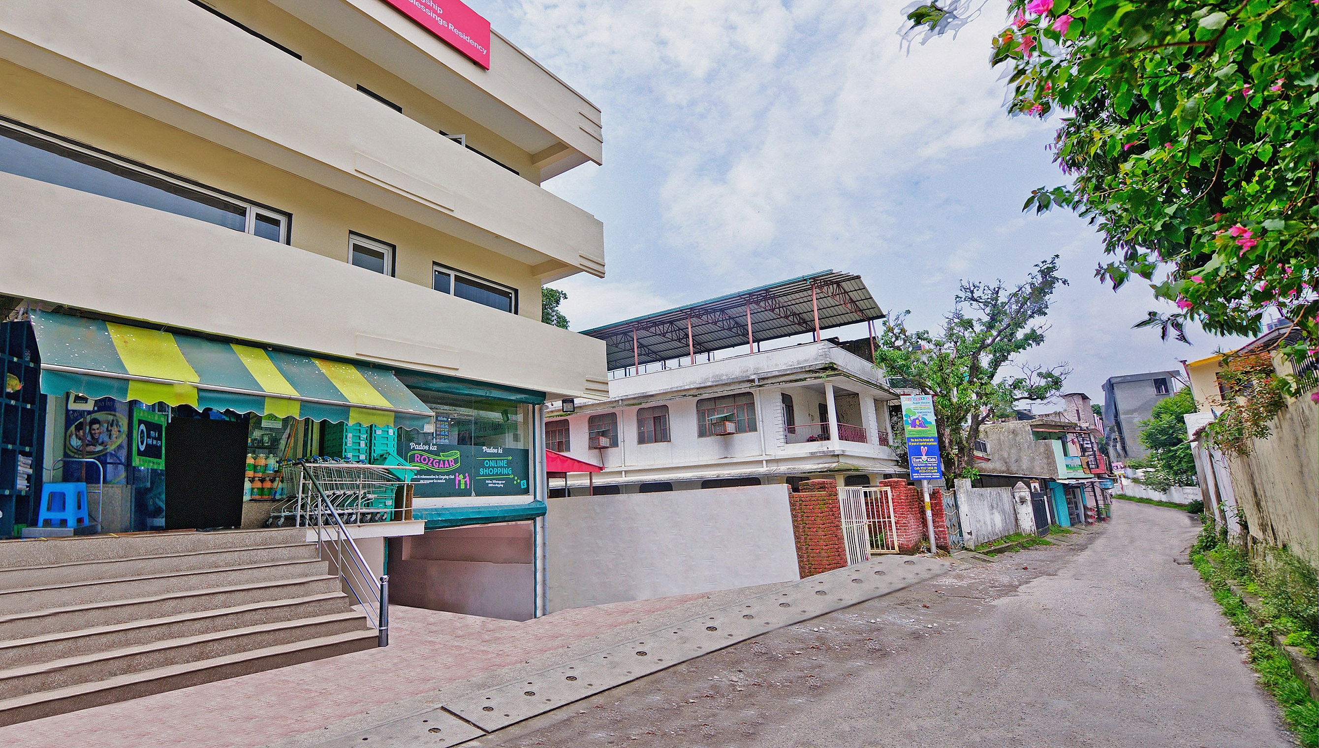 OYO Flagship 30179 Blessings Residency, Dehradun 1