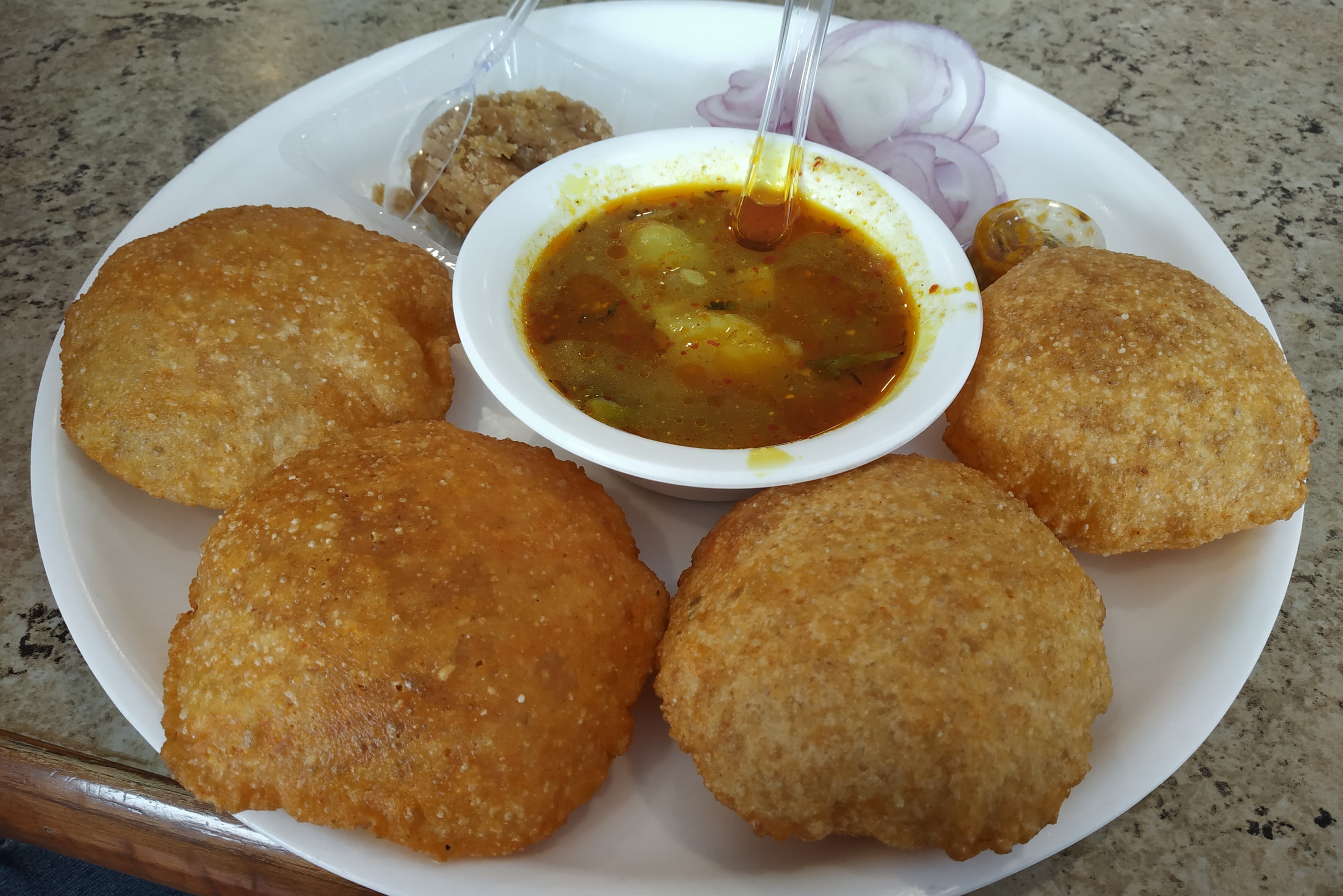 OYO Flagship 30564 Ripple Mall, Surat 5