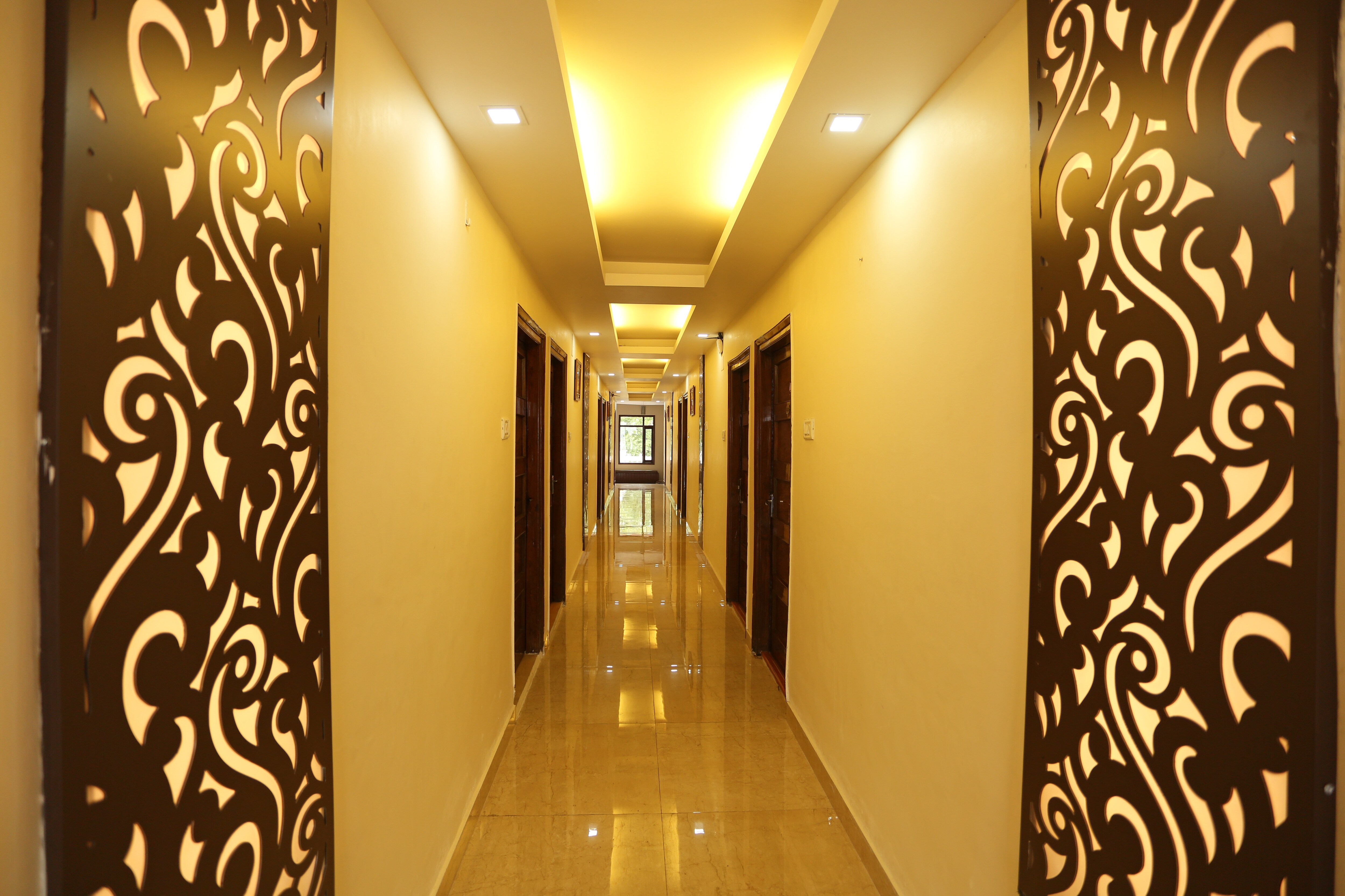 Capital O 3639 Hotel Pioneer, Mussoorie 4