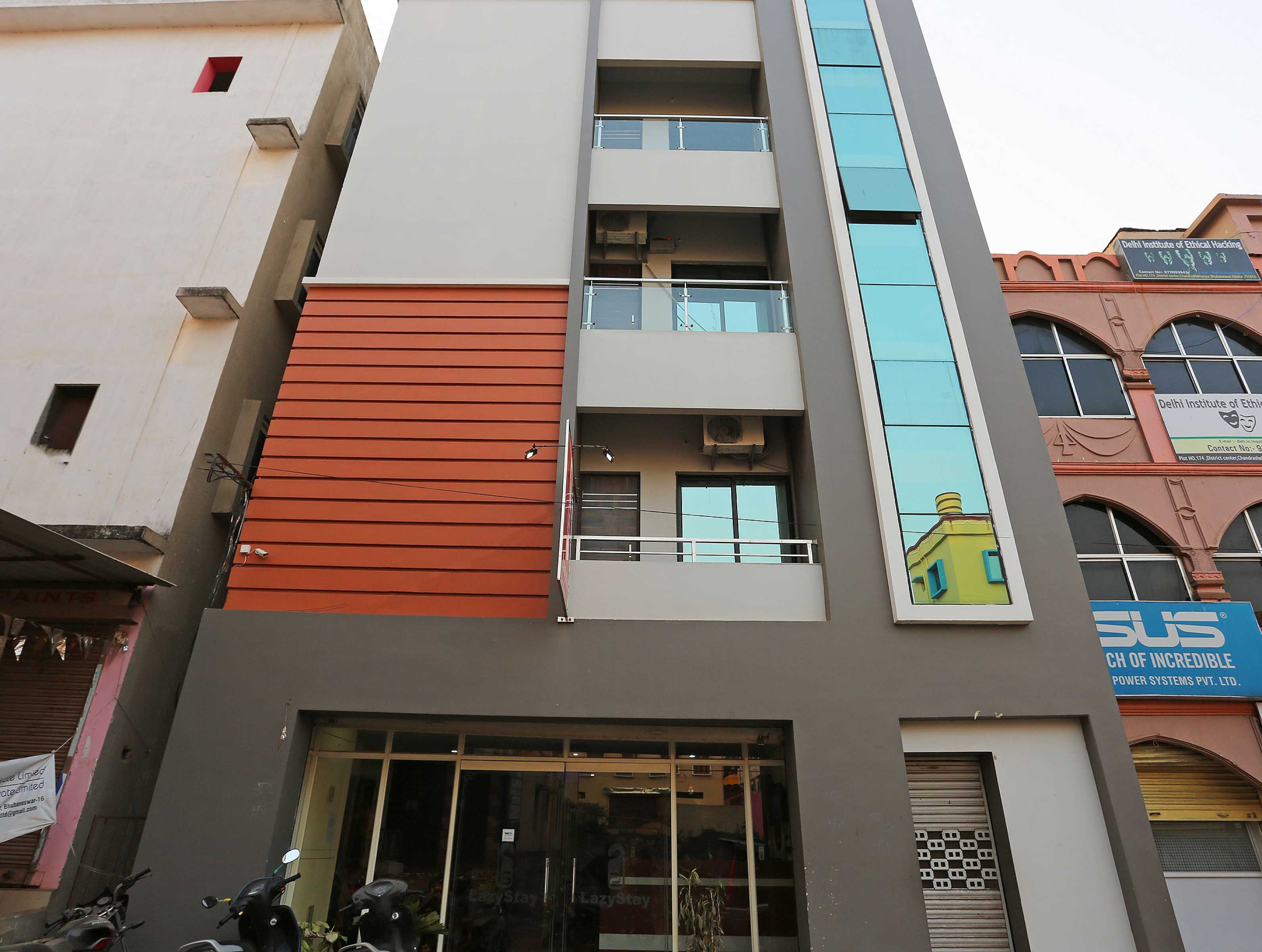 أو واي أو 8346 لازي ستايز, Bhubaneswar 2