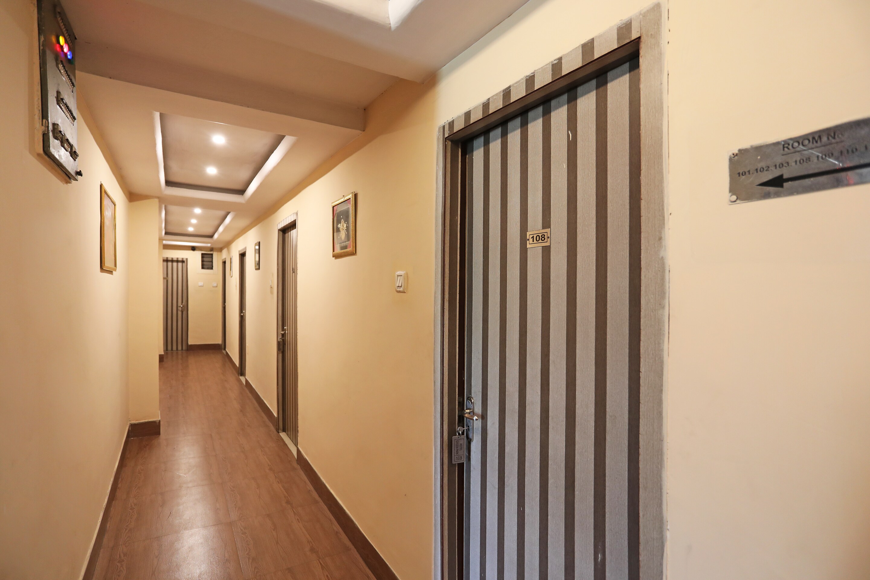 Collection O 4265 Hotel Greenpark, Jamshedpur 2