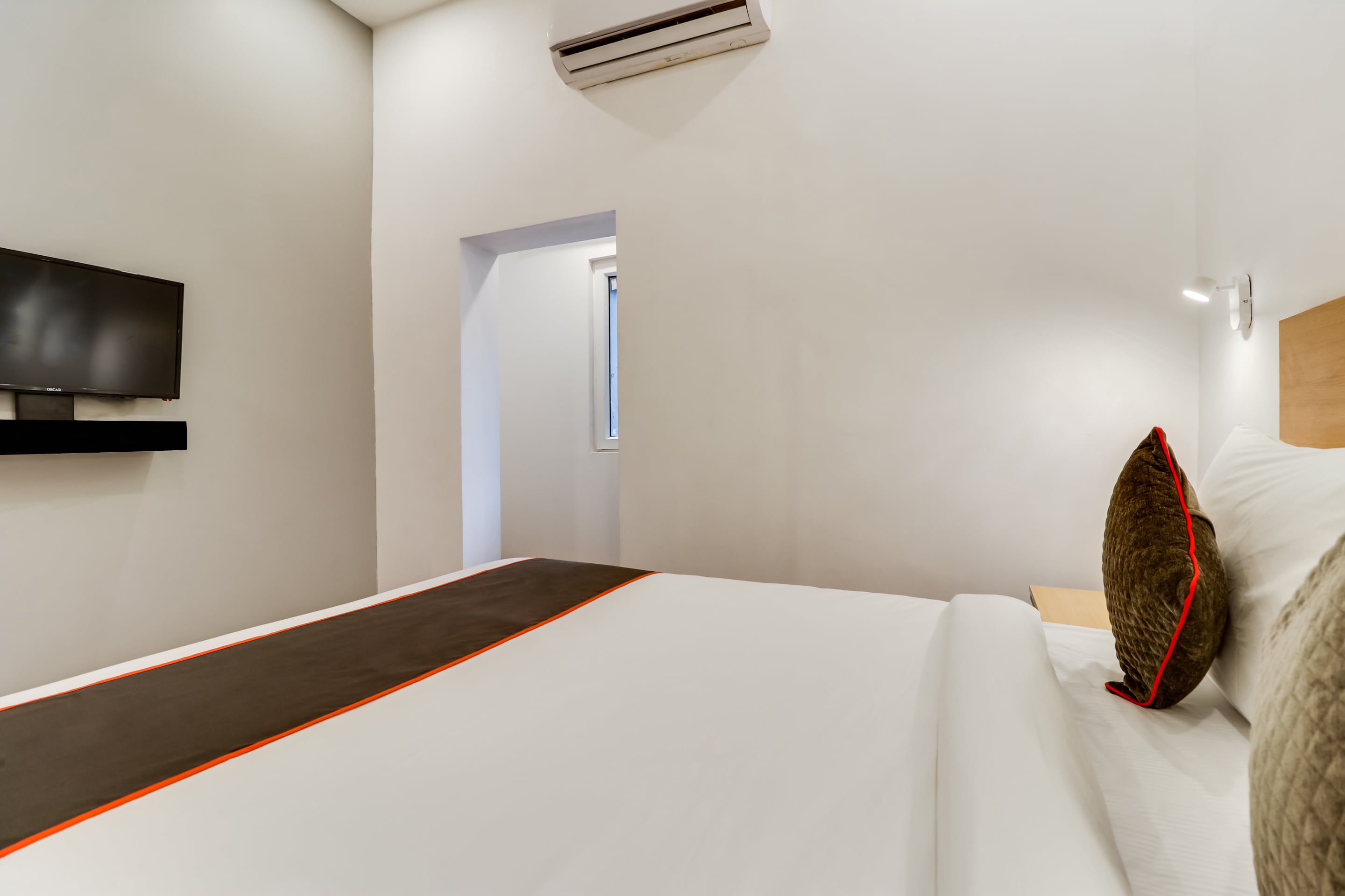 OYO Townhouse 135 Gandhi Hall, Indore 2