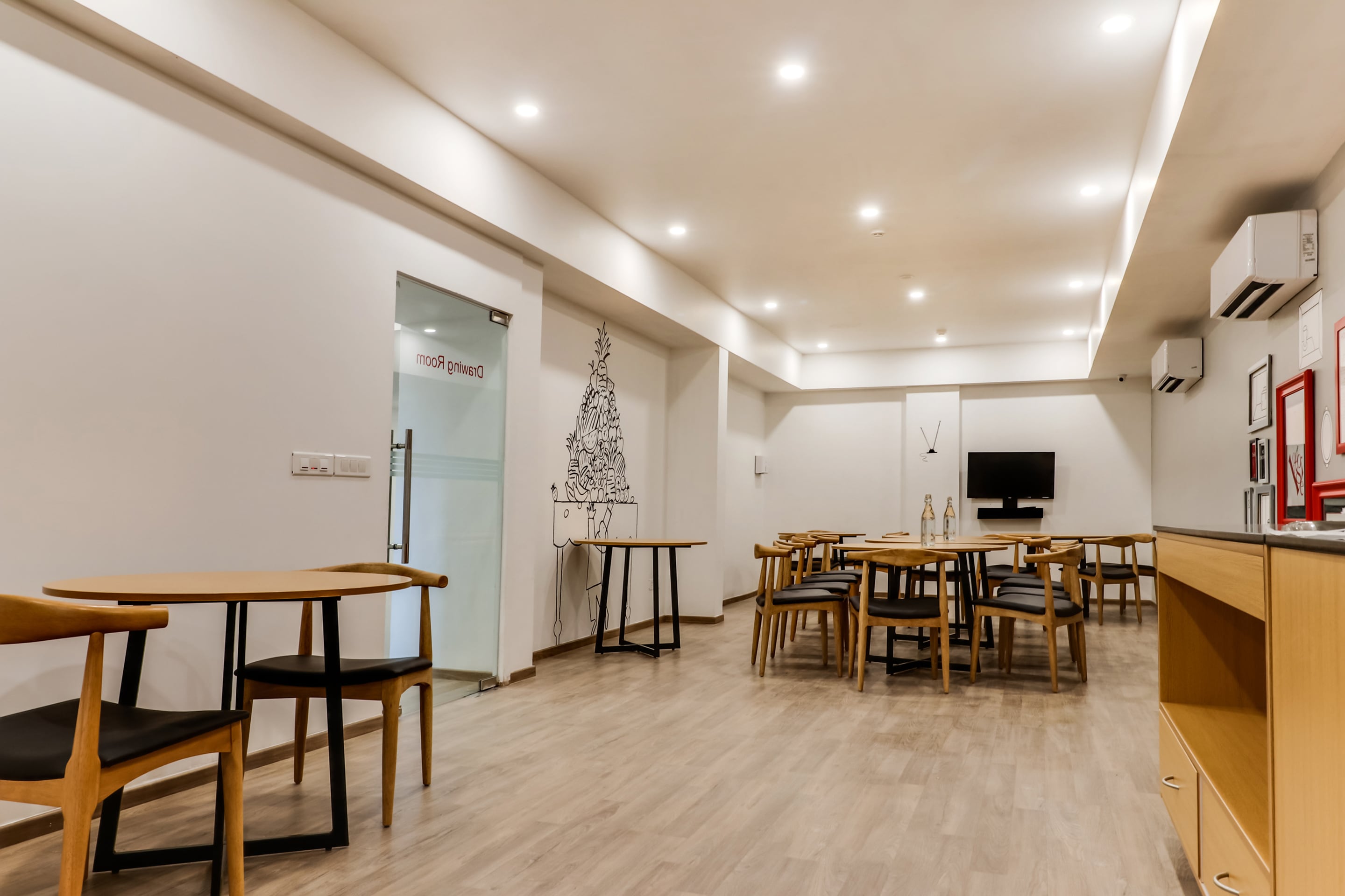 OYO Townhouse 135 Gandhi Hall, Indore 3