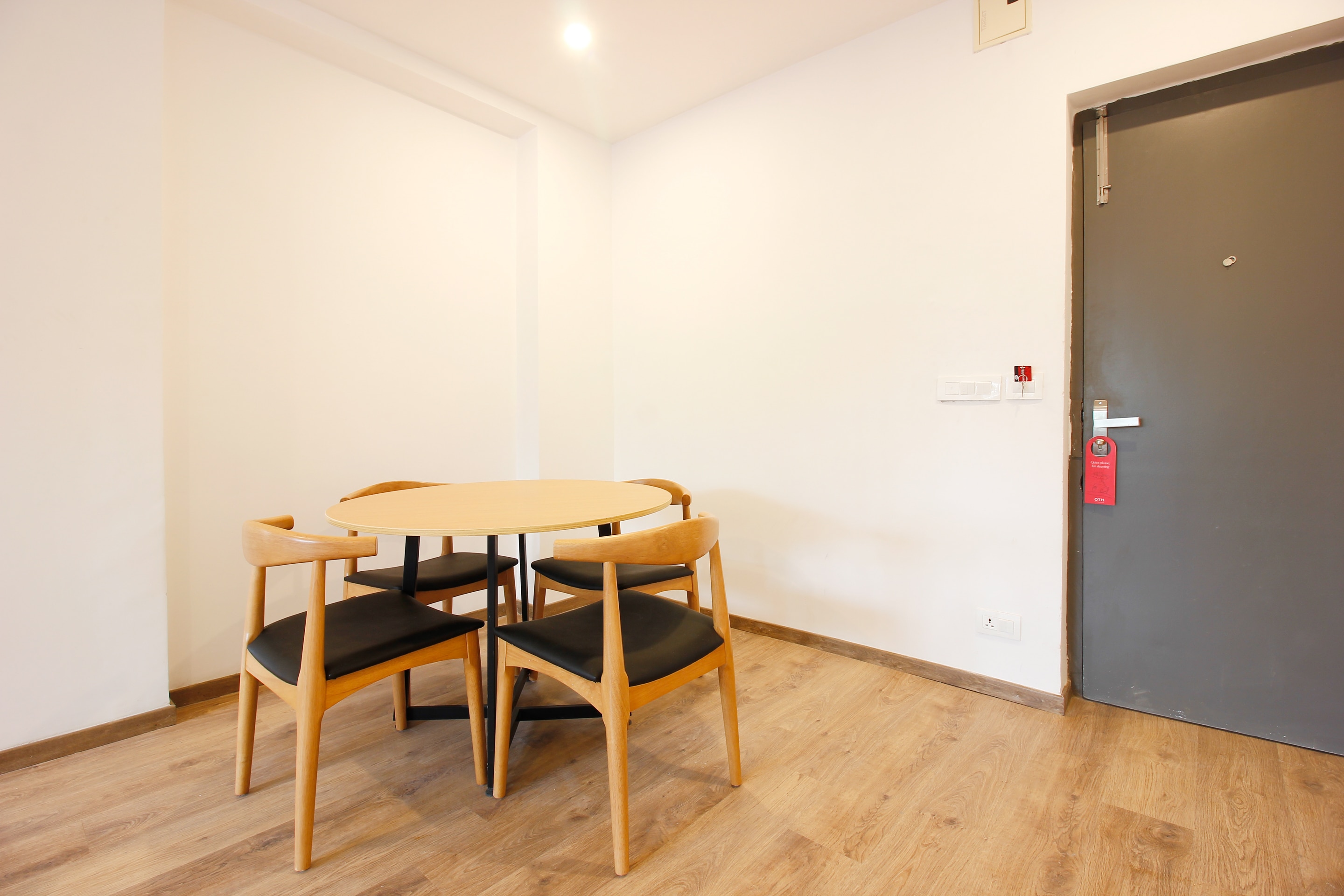 OYO Townhouse 176 Rajdhani Residency, Hyderabad 4