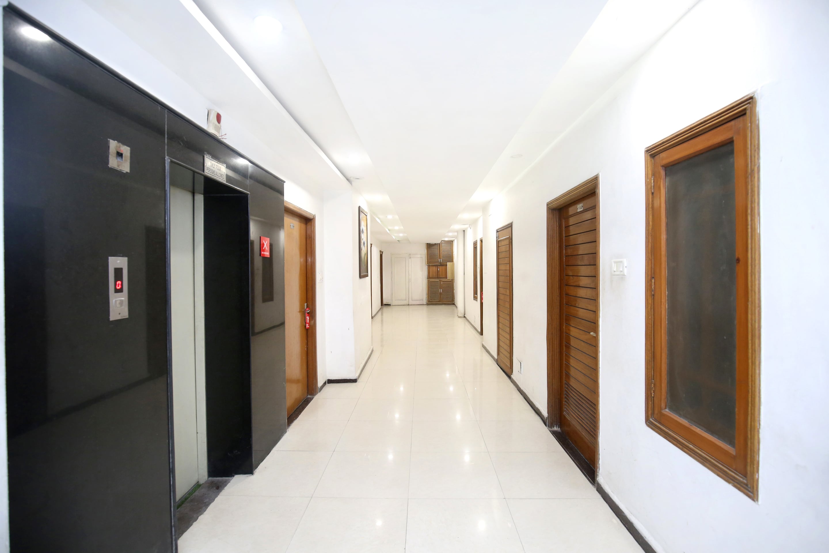 OYO 12371 Hotel Queensland, Amritsar 2