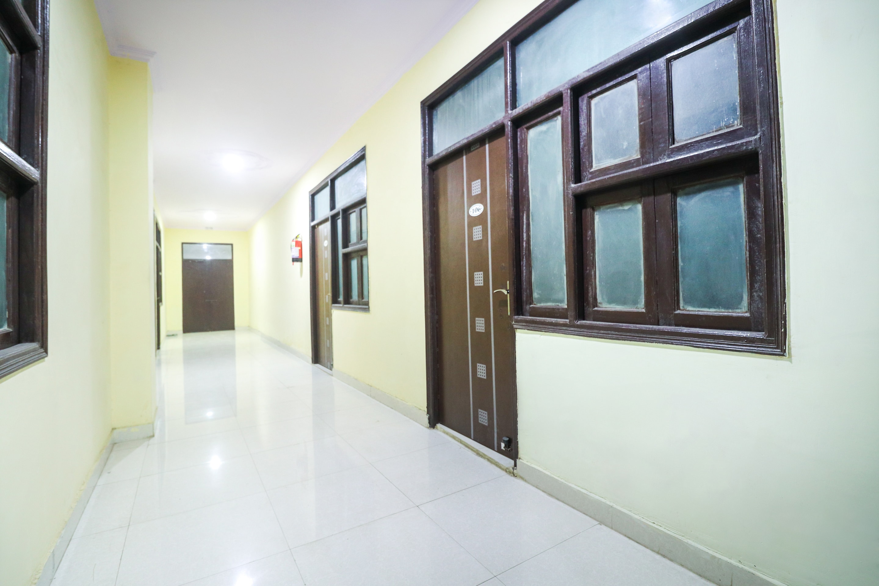 OYO 41586 Hotel Sunrise Inn, Ghaziabad 3
