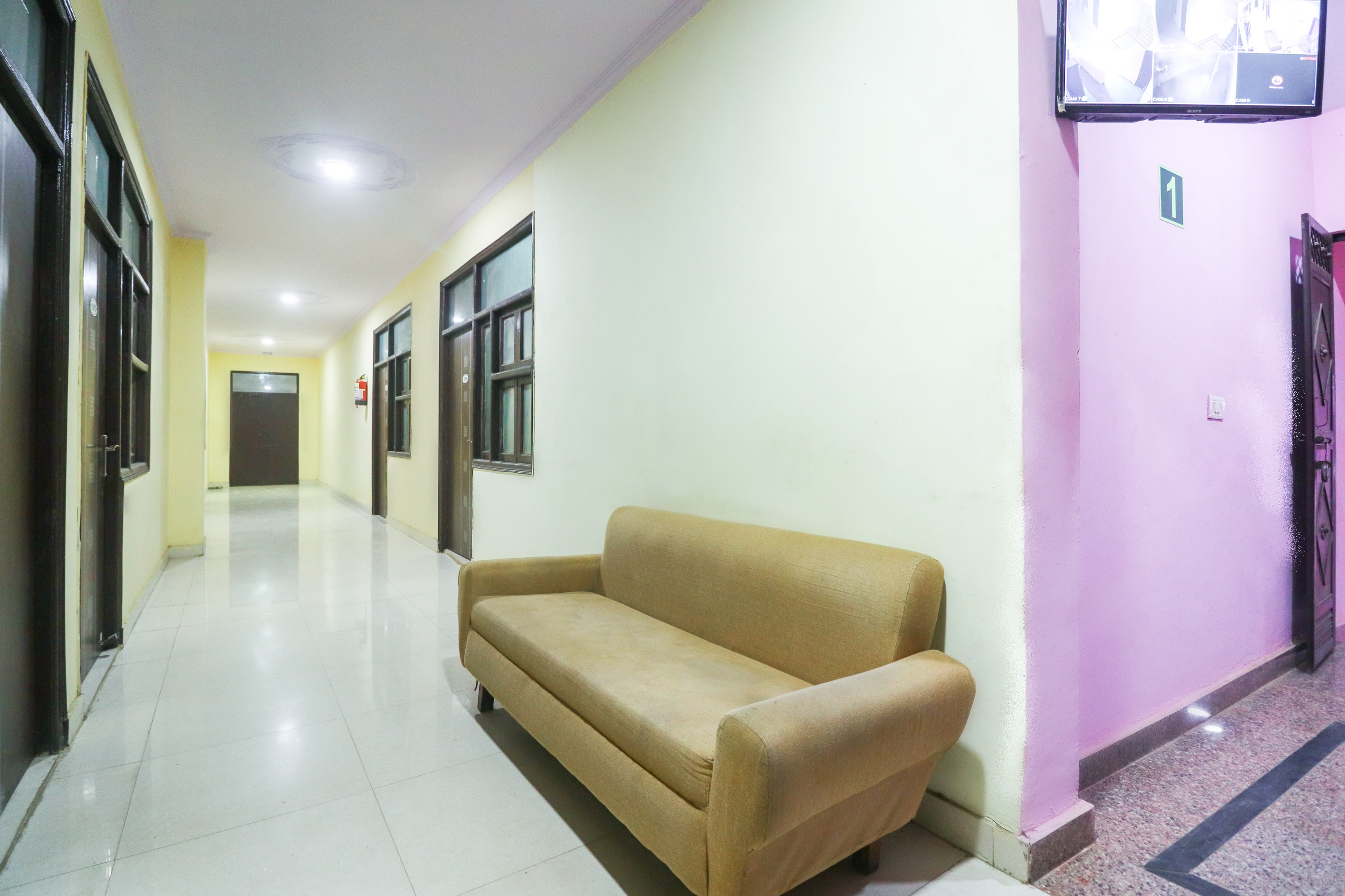 OYO 41586 Hotel Sunrise Inn, Ghaziabad 4
