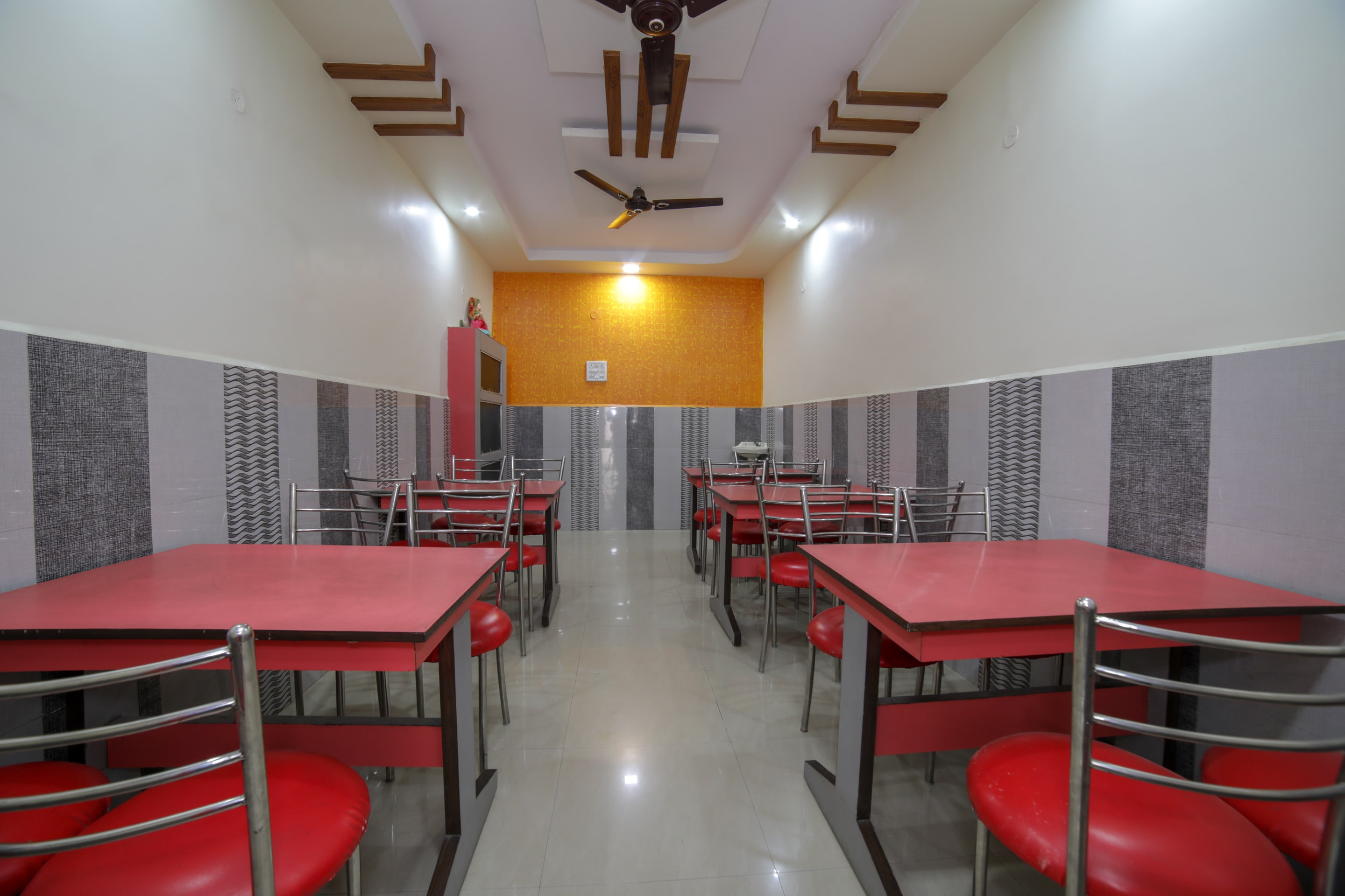 SPOT ON 46669 Hotel Ramgiri, Nagpur 3