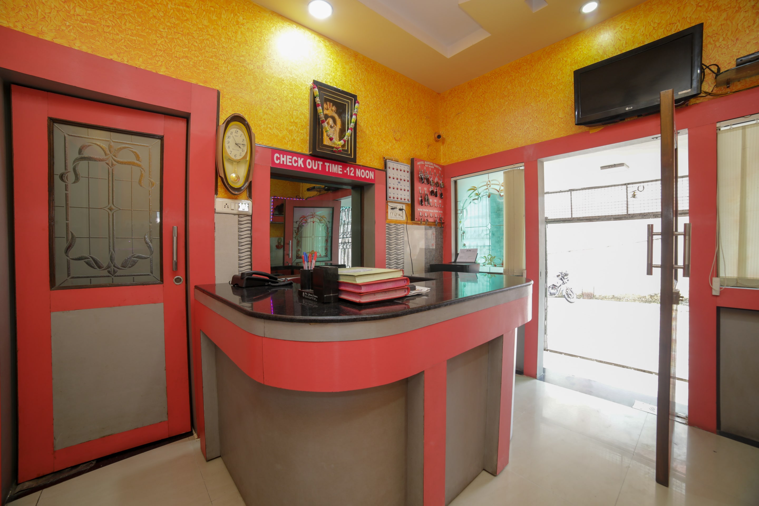 SPOT ON 46669 Hotel Ramgiri, Nagpur 4