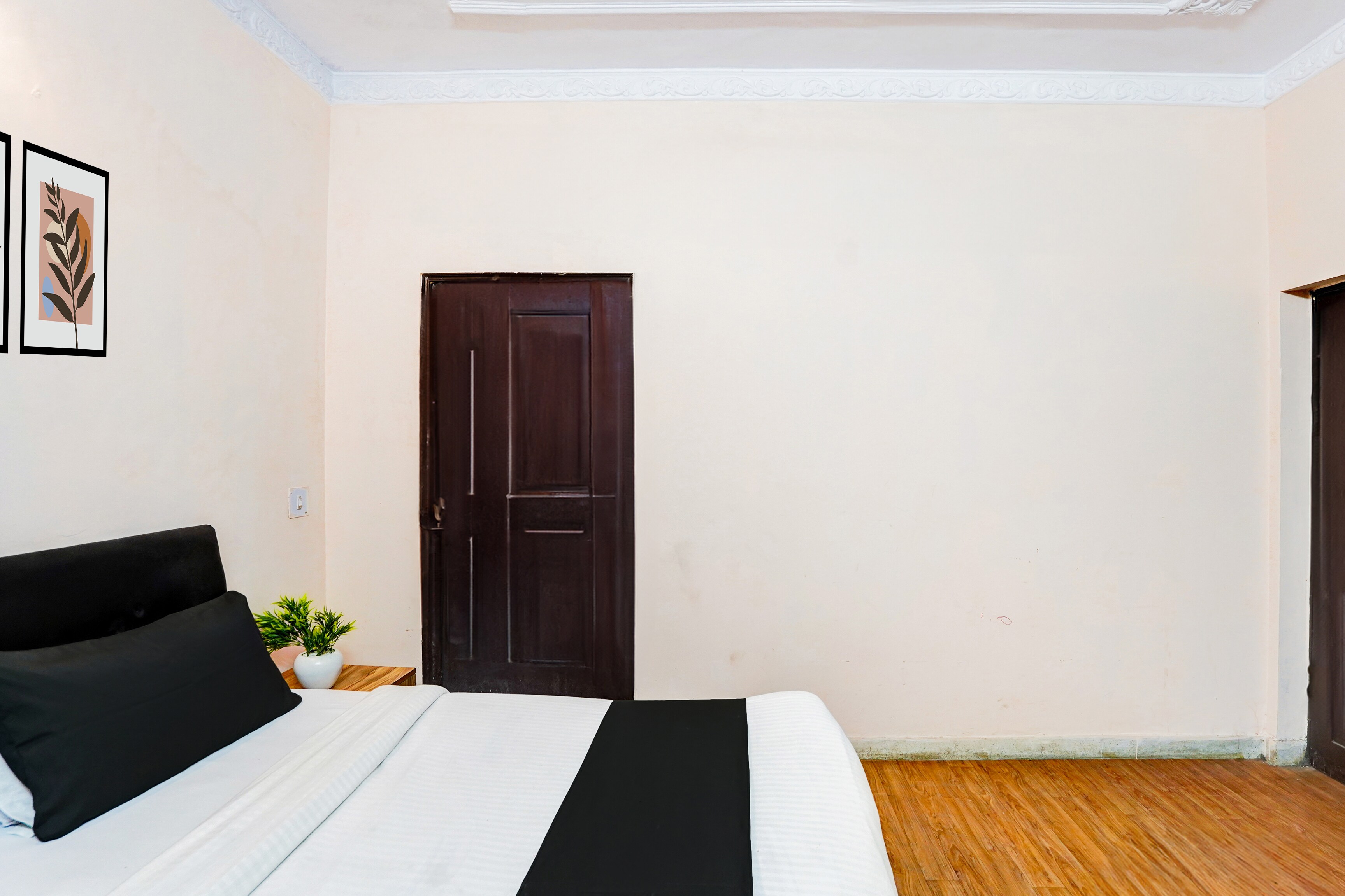 Hotel O Tyagi Road Near Prince Chowk