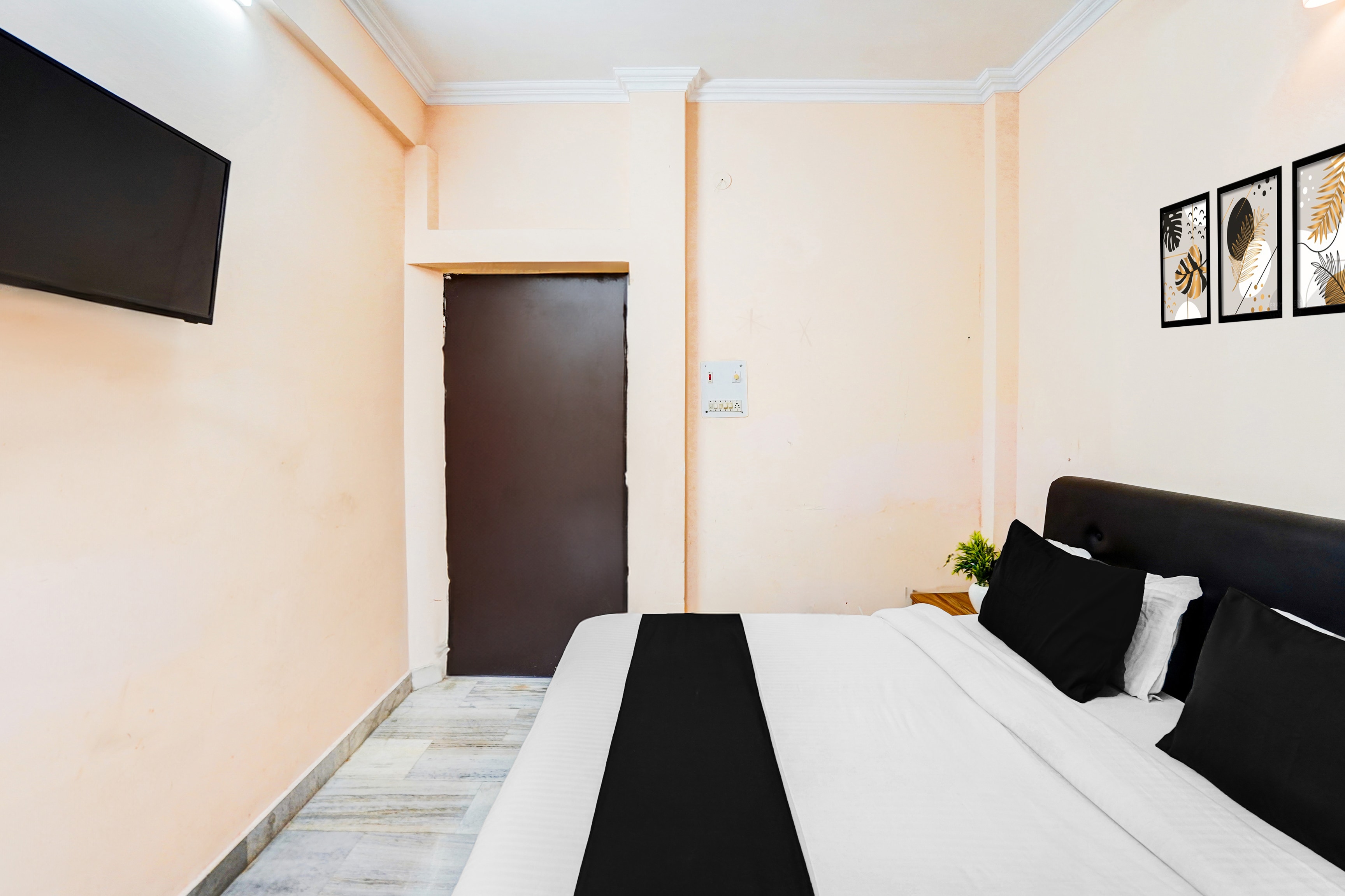 Hotel O Tyagi Road Near Prince Chowk